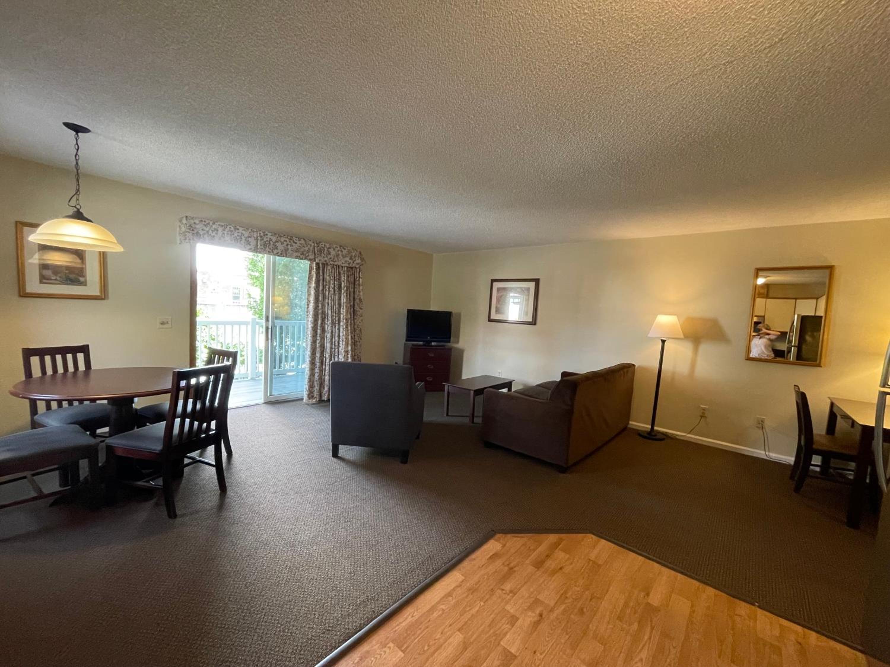 Queen Suite photo 2