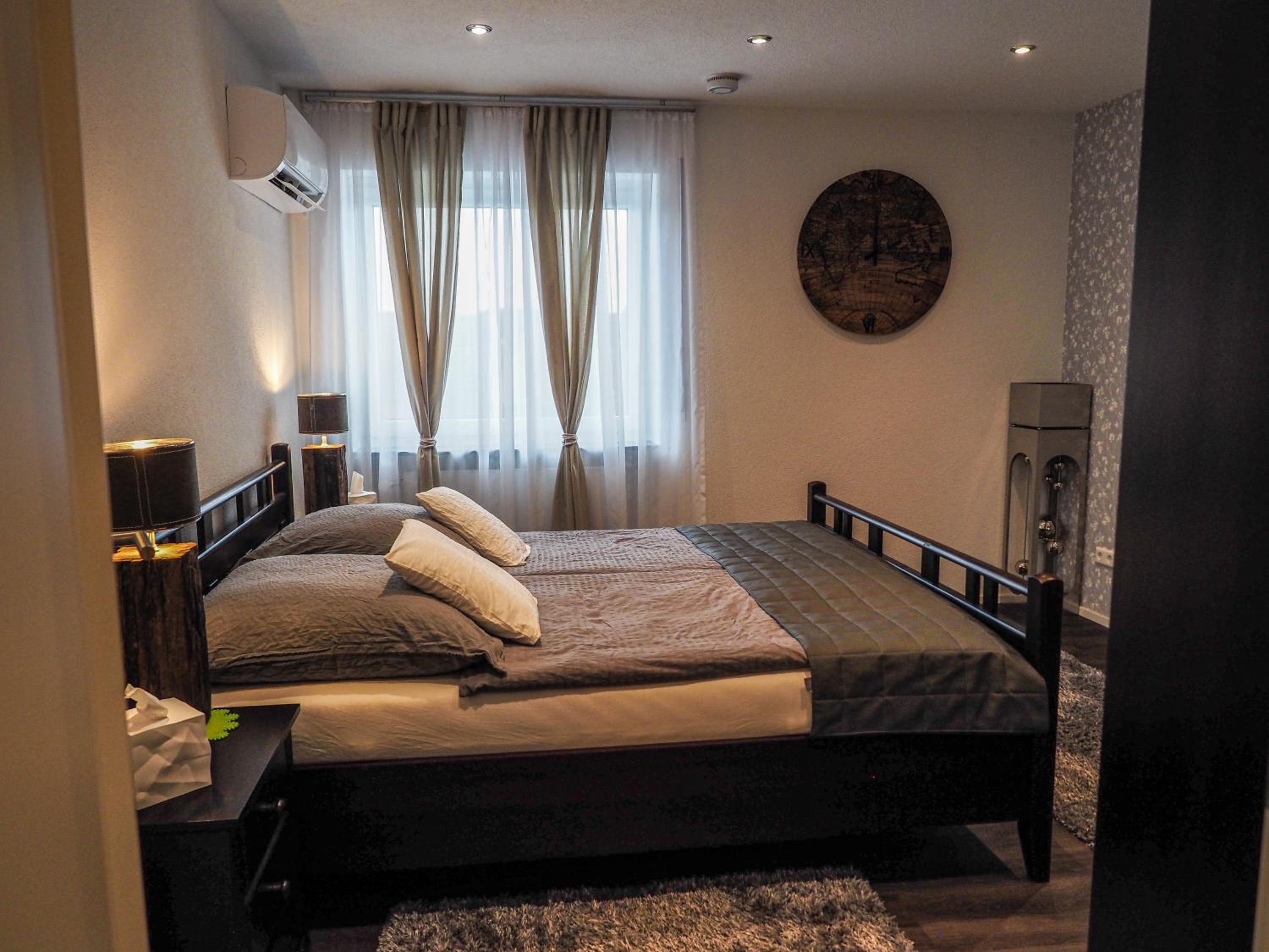 One-Bedroom Apartment - Photo 19