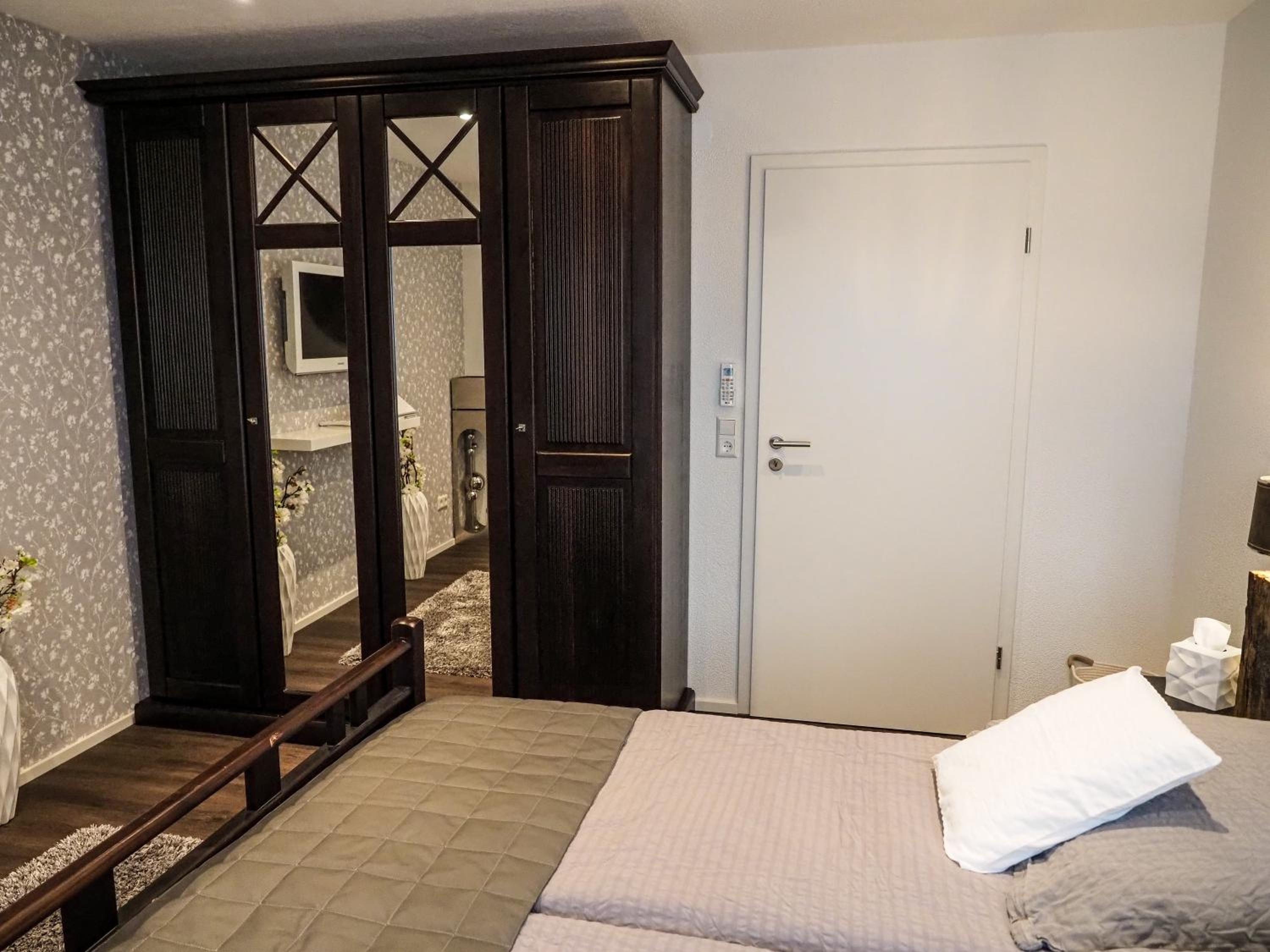 One-Bedroom Apartment - Photo 17