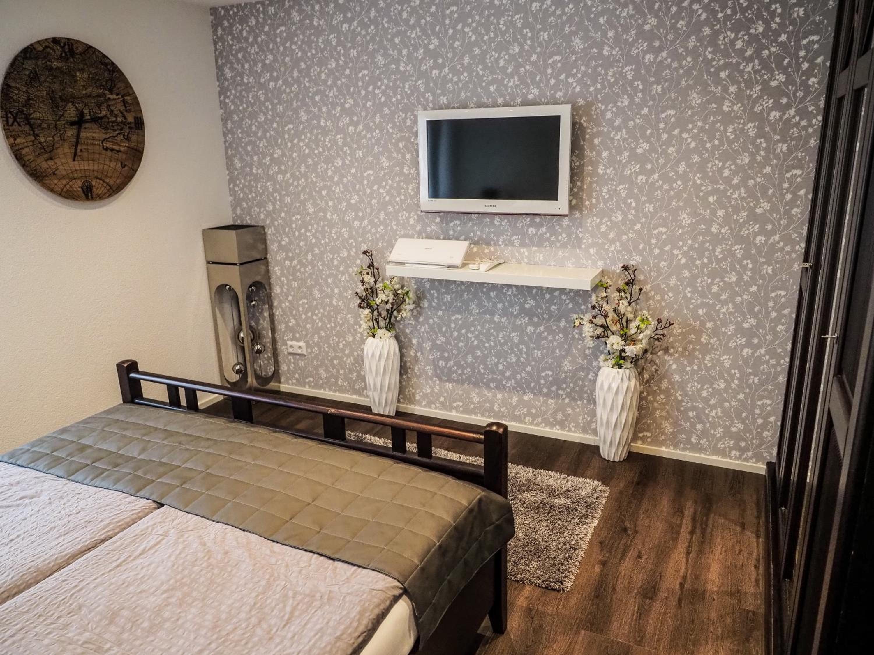 One-Bedroom Apartment - Photo 16