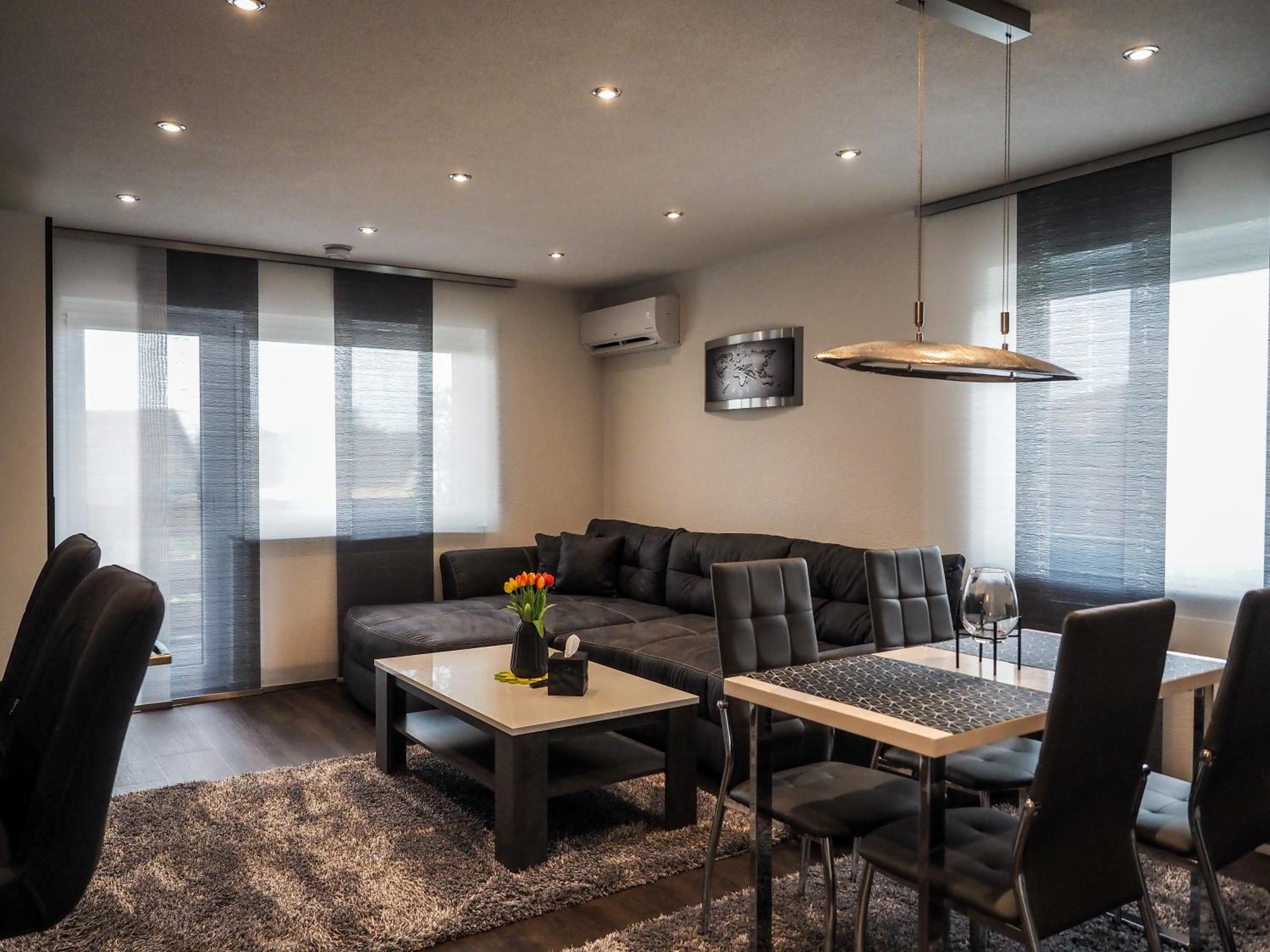 One-Bedroom Apartment - Photo 15