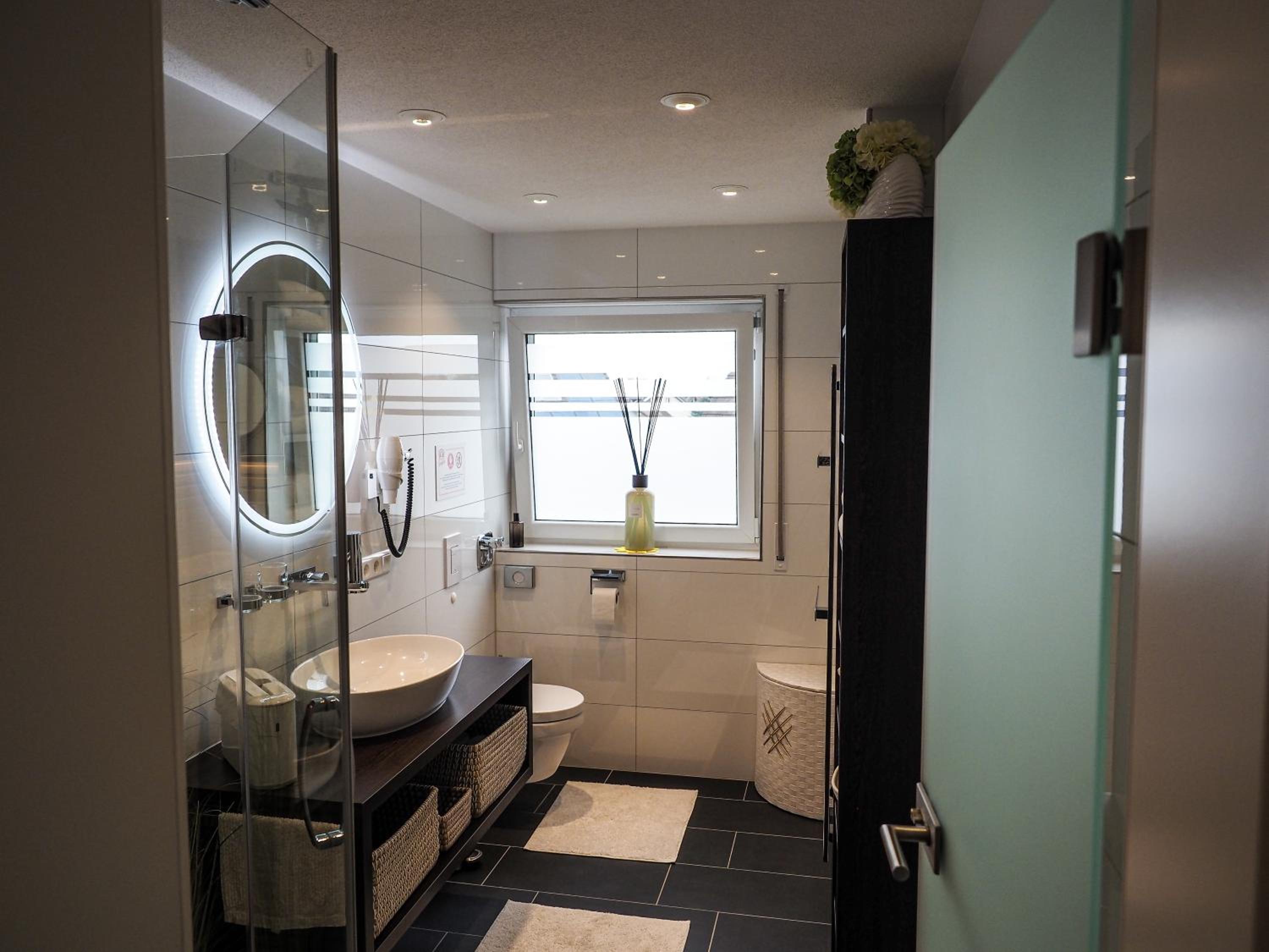 One-Bedroom Apartment - Photo 34