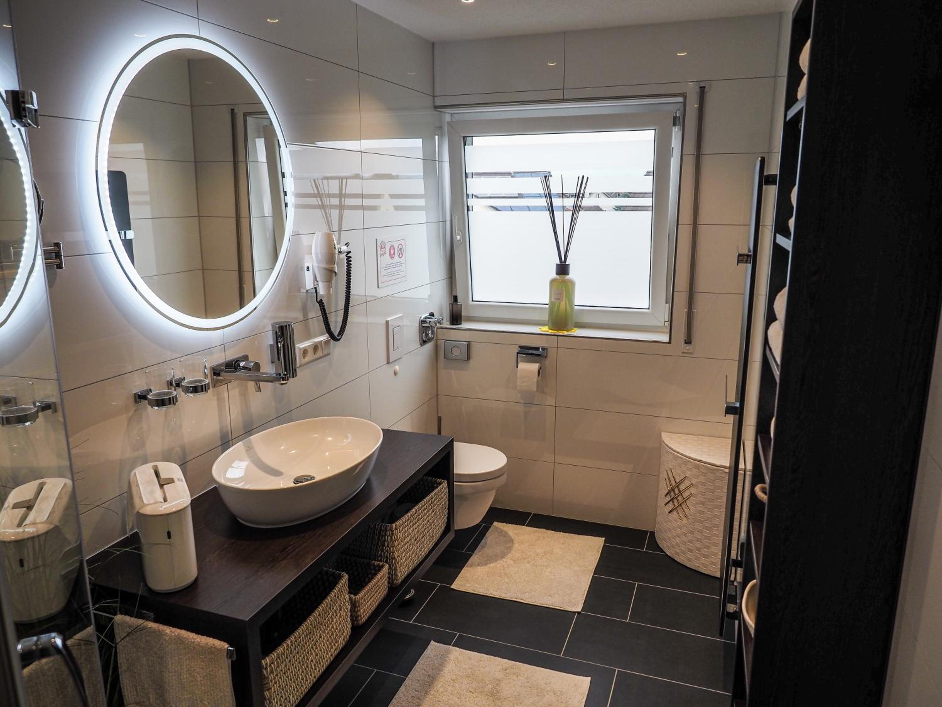 One-Bedroom Apartment - Photo 36
