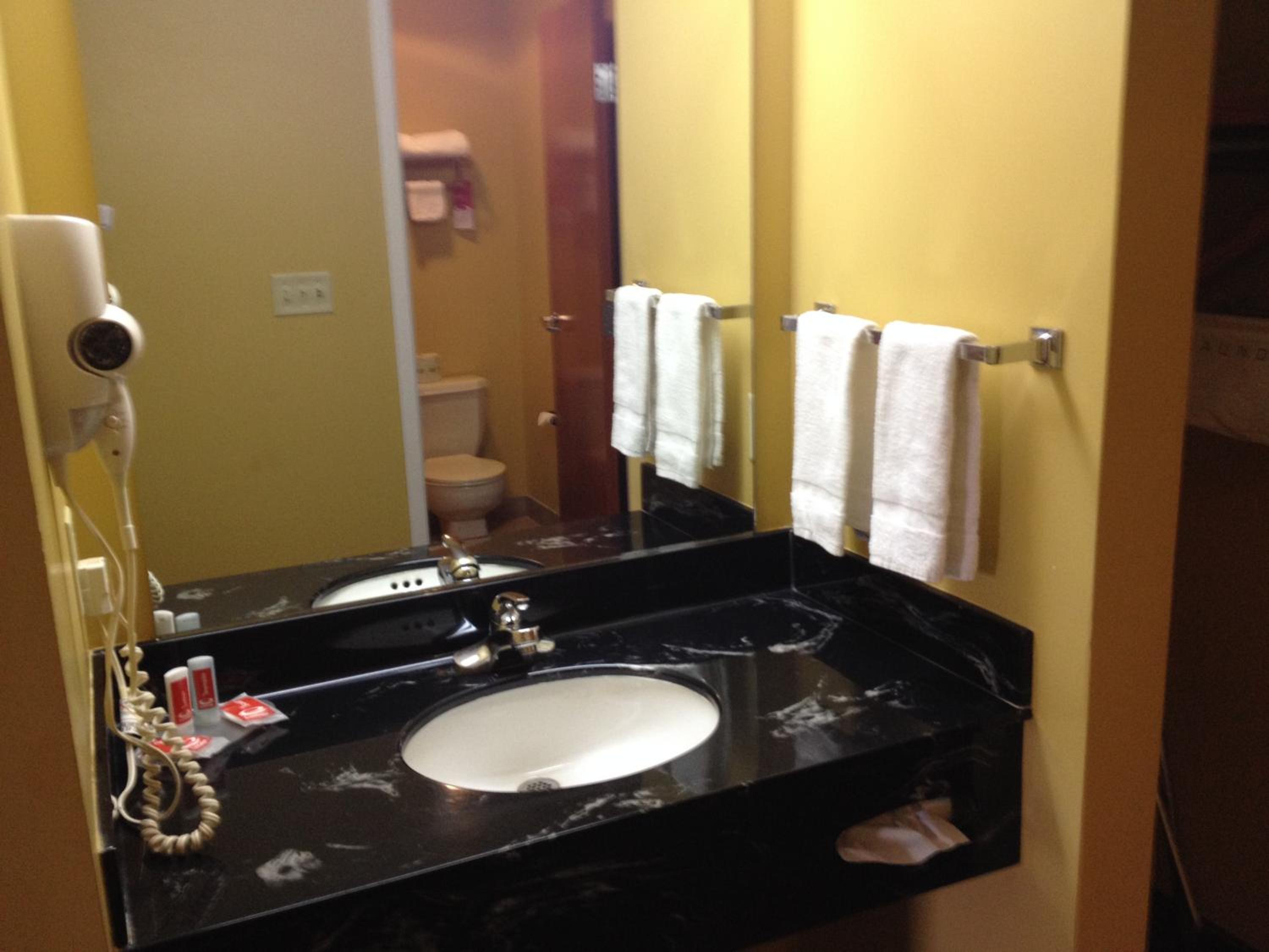 Double Room with Two Double Beds - Non-Smoking - Photo 2
