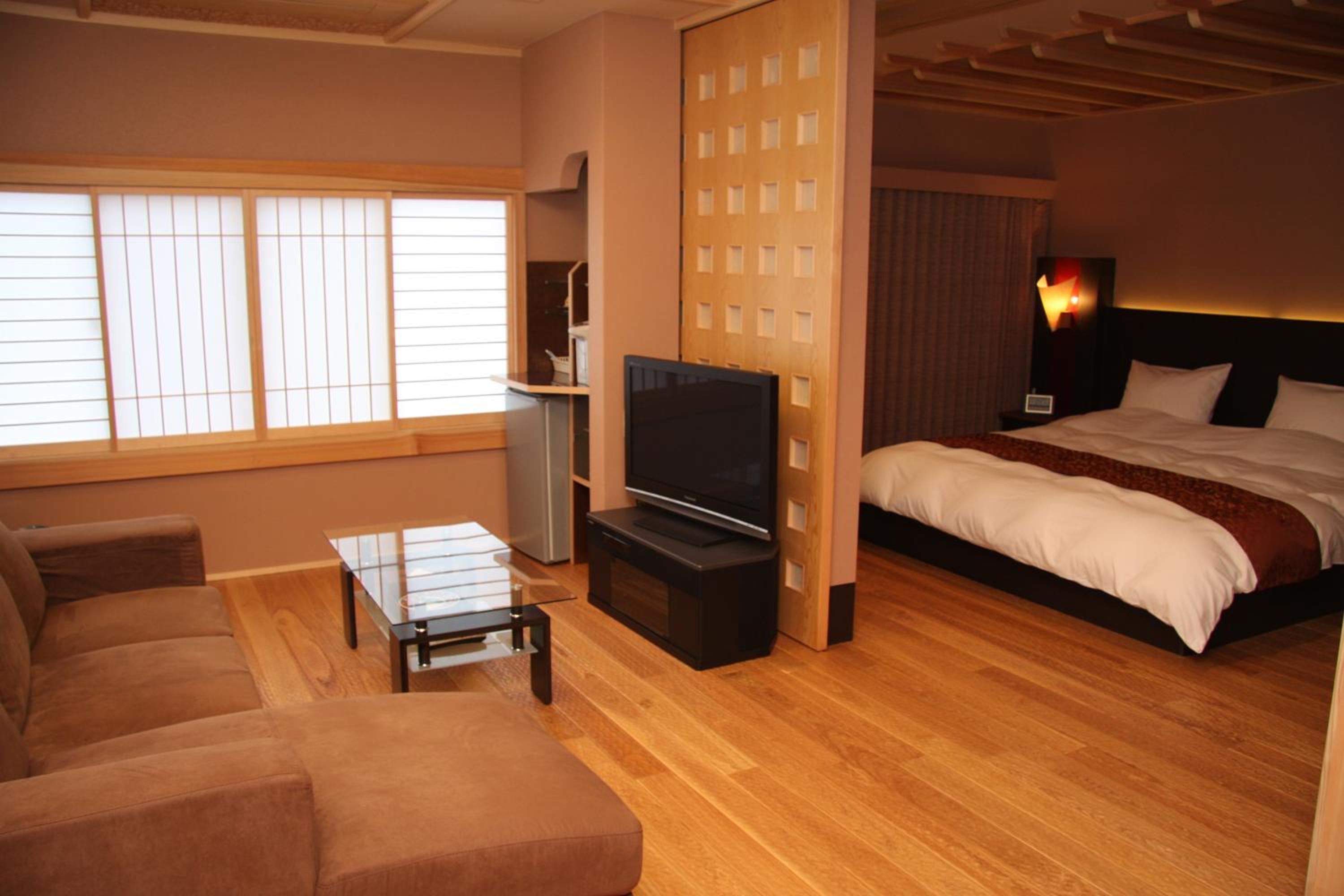 Double Room with Tatami Area - Photo 9