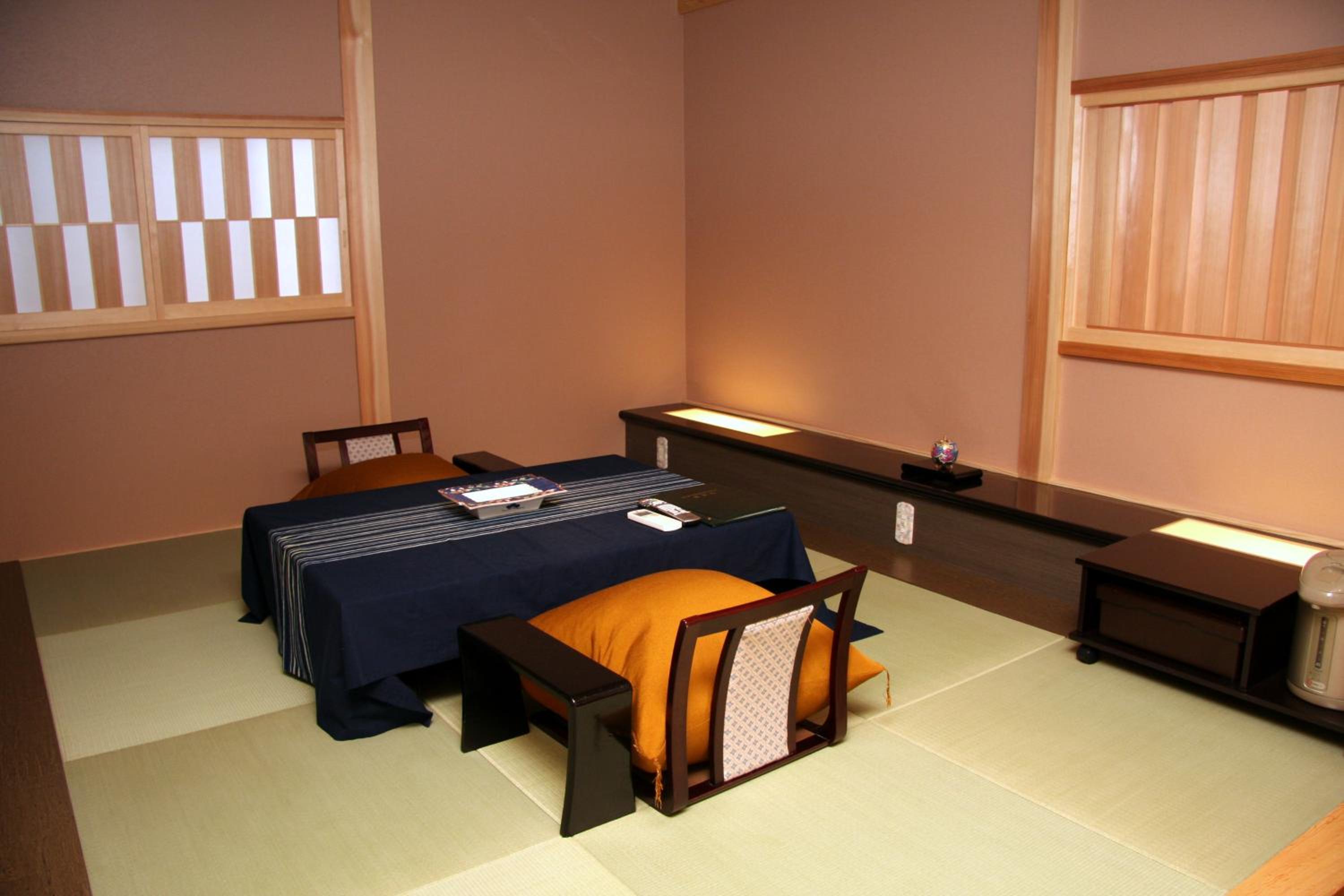 Double Room with Tatami Area - Photo 12