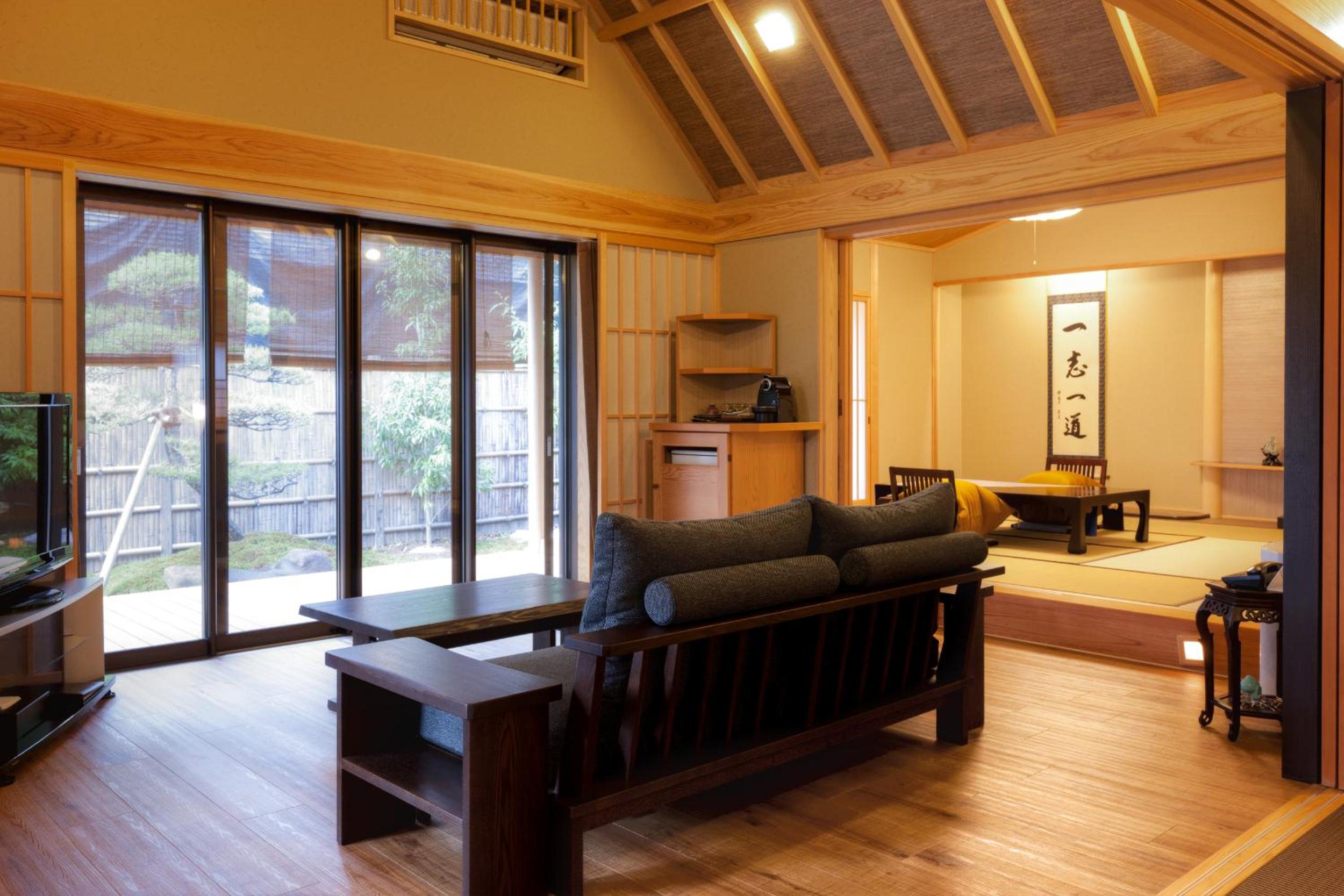 Villa with Tatami Area and Open-Air Bath - Photo 12