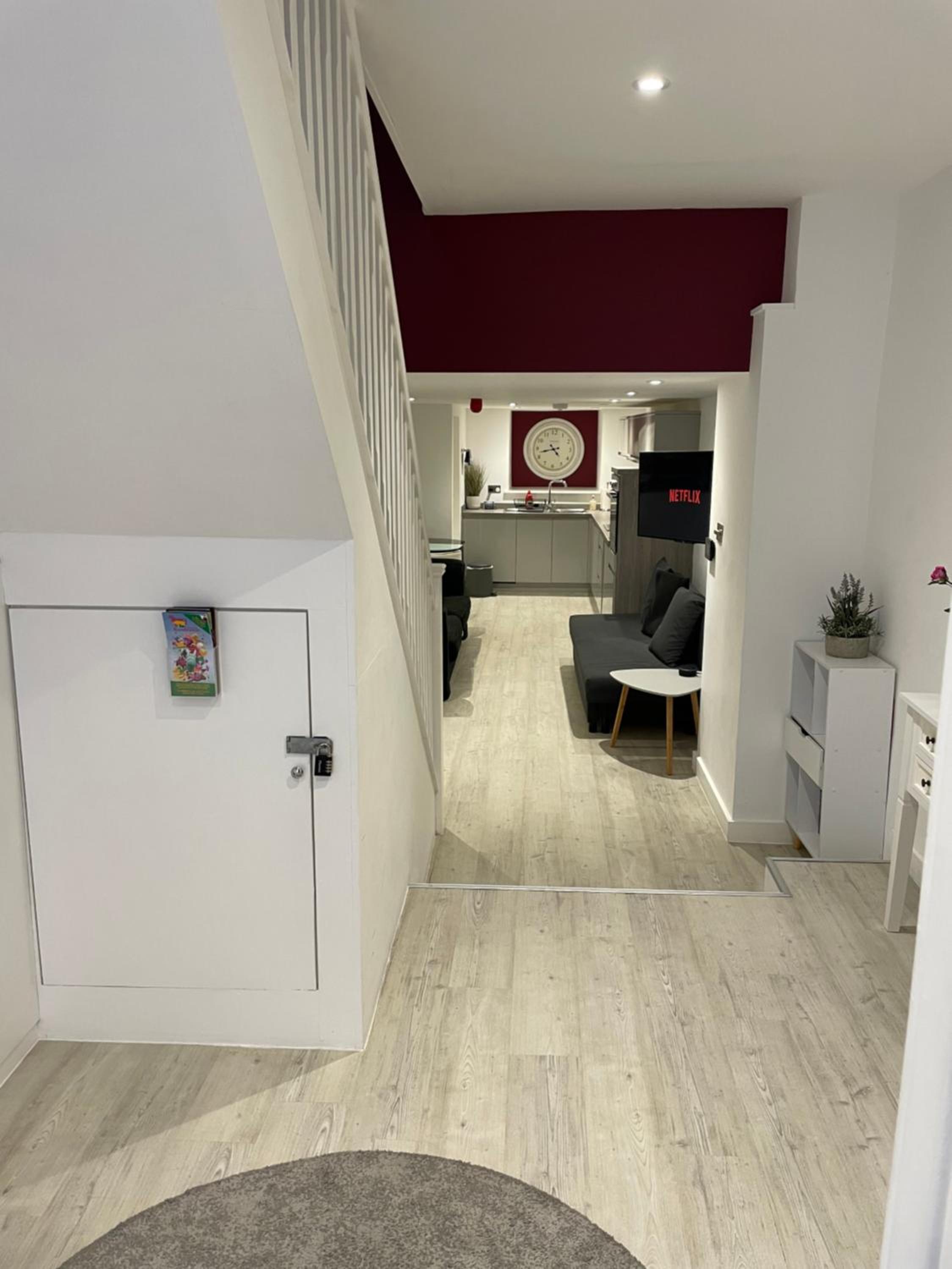 One-Bedroom Apartment - Photo 46