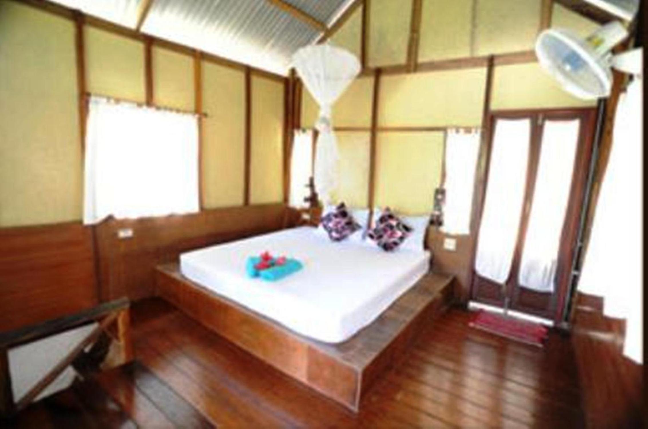 Superior Bungalow with Fan photo 3