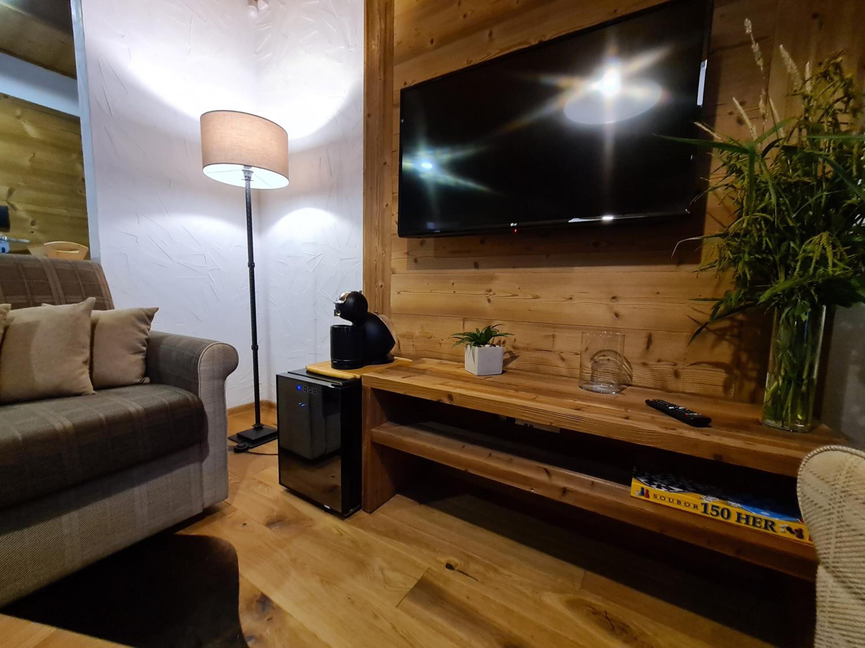 One-Bedroom Apartment - Photo 16