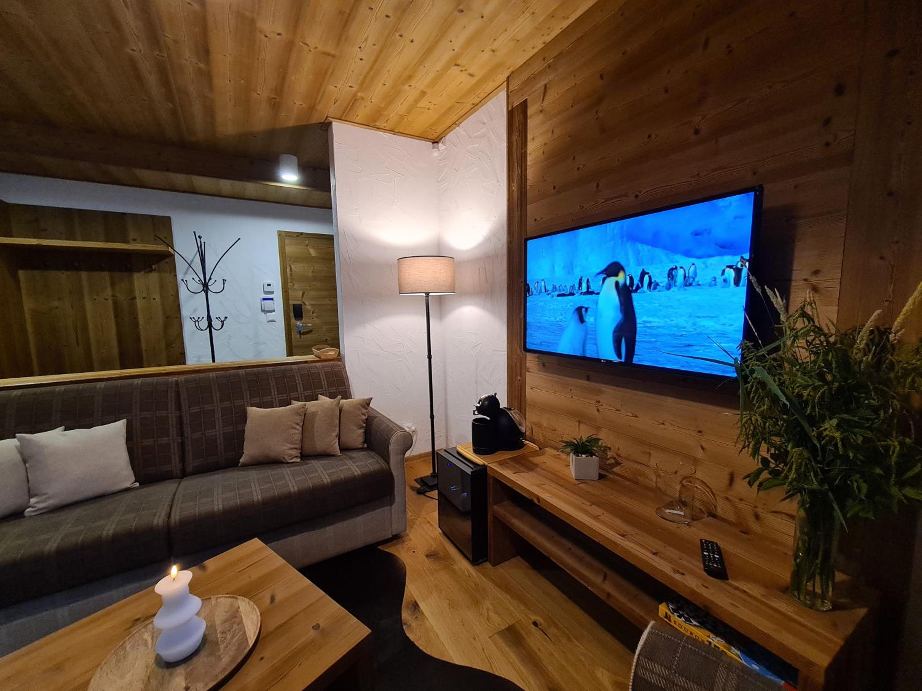 One-Bedroom Apartment - Photo 17