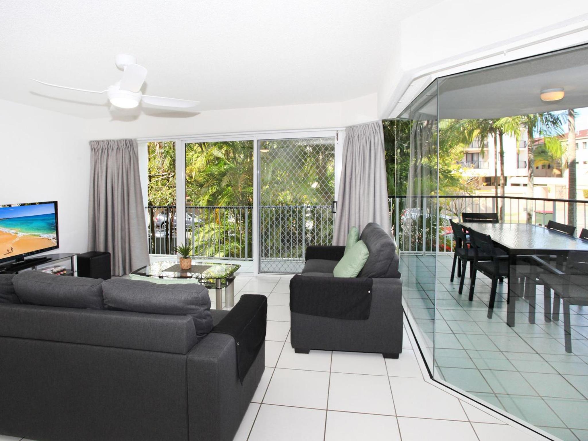 Apartment with Balcony photo 1