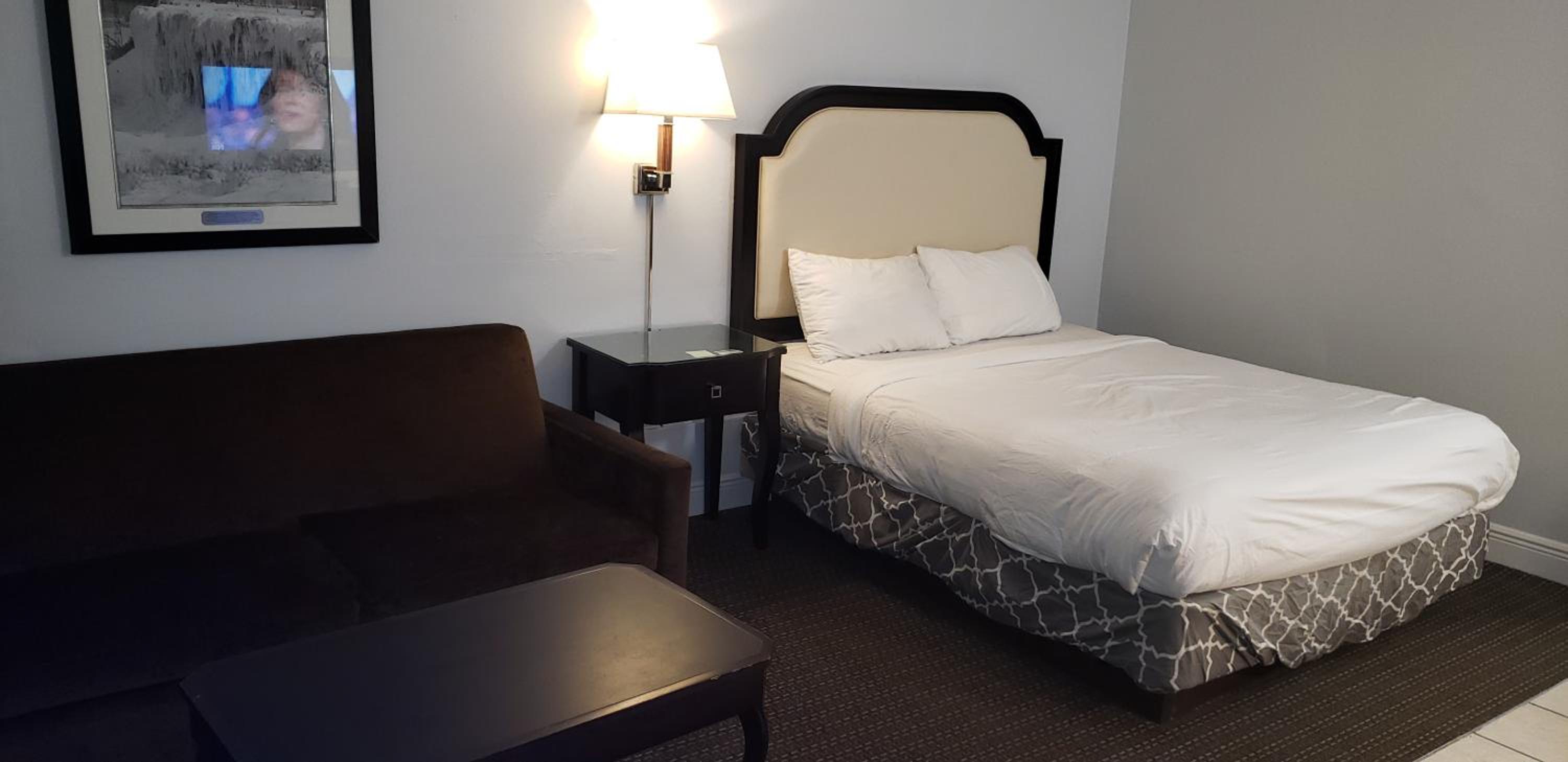 Queen Room - Photo 1