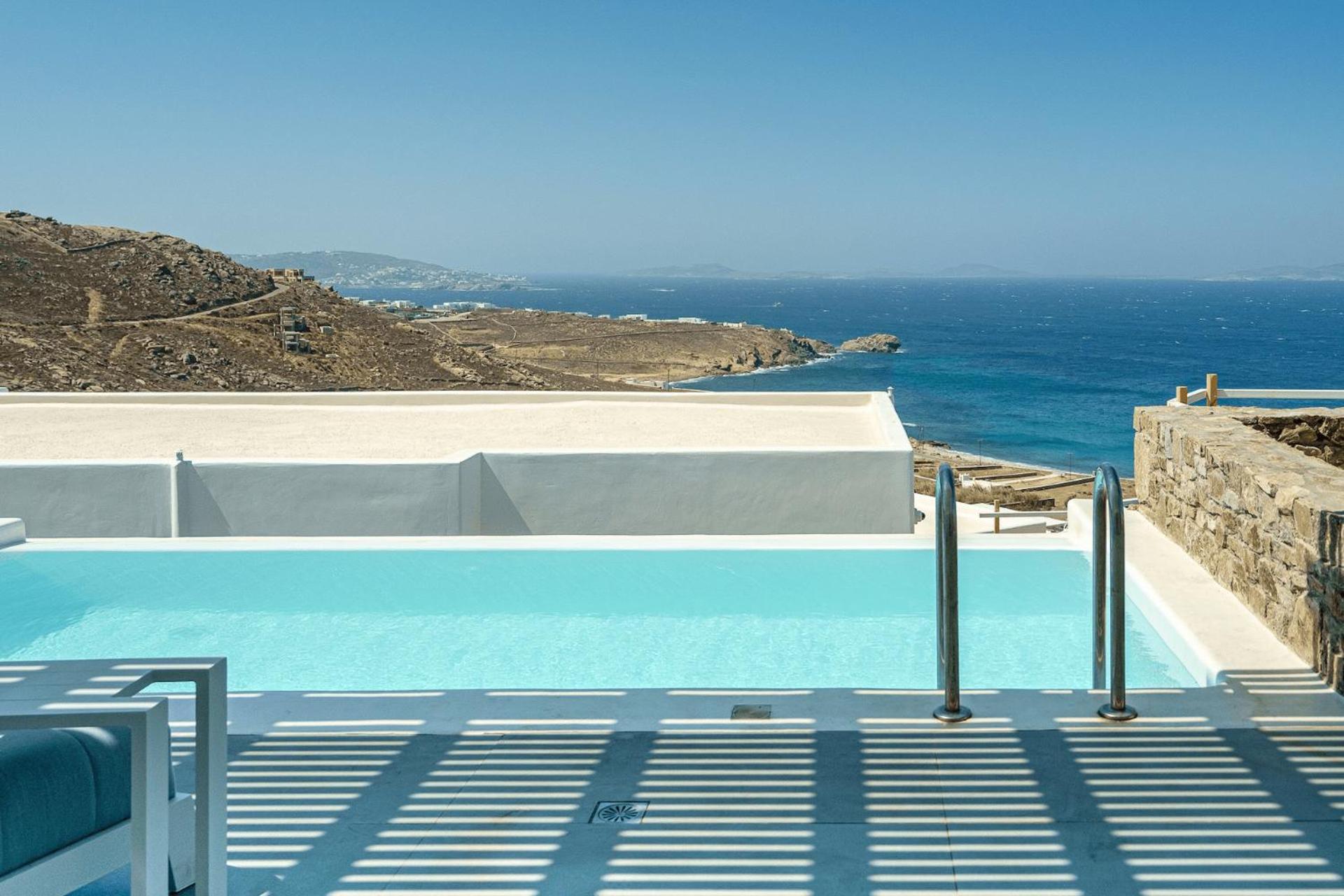 Grand Suite with Private Pool Sea View - Photo 4