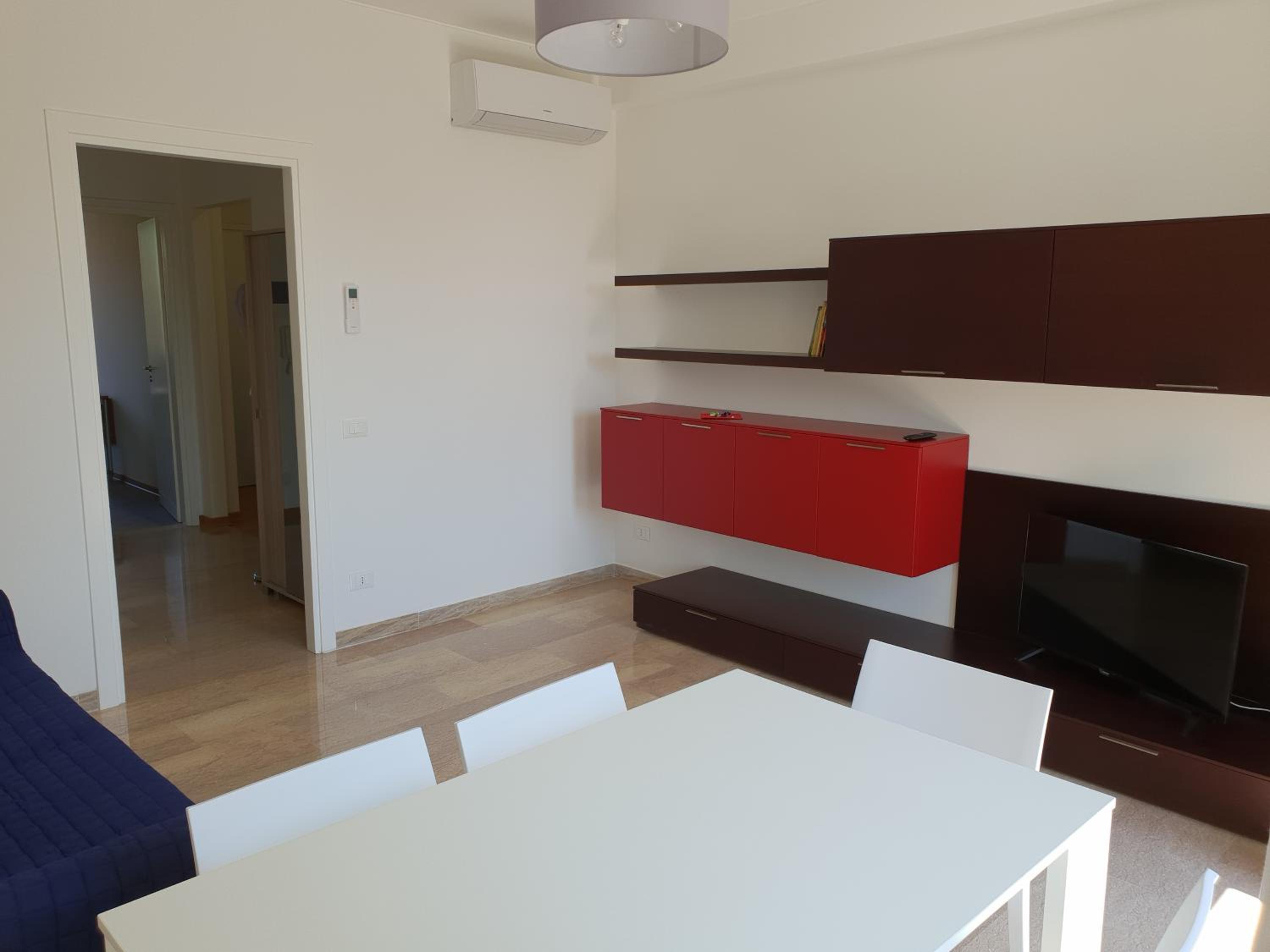 Apartment photo 2
