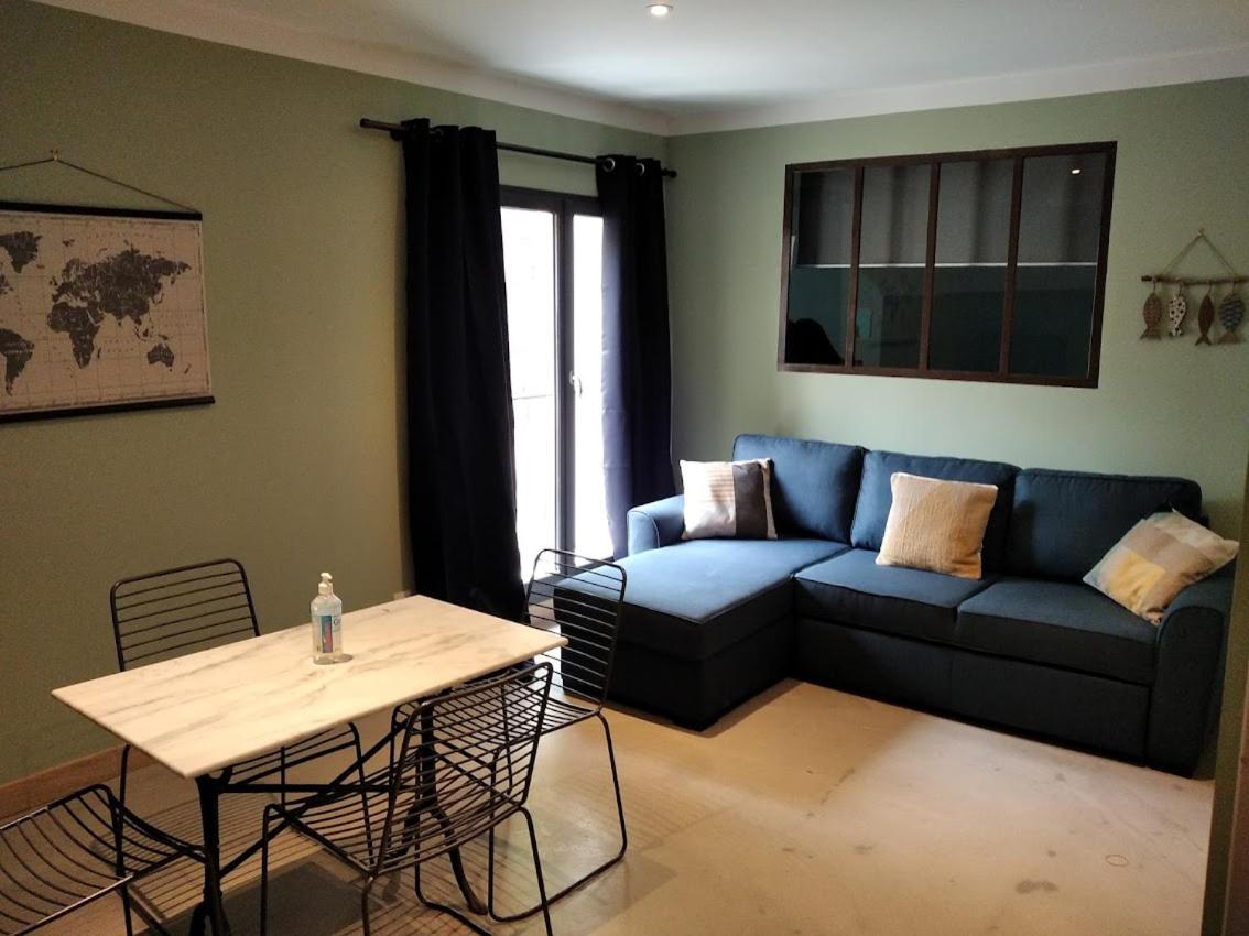 One-Bedroom Apartment - Photo 2