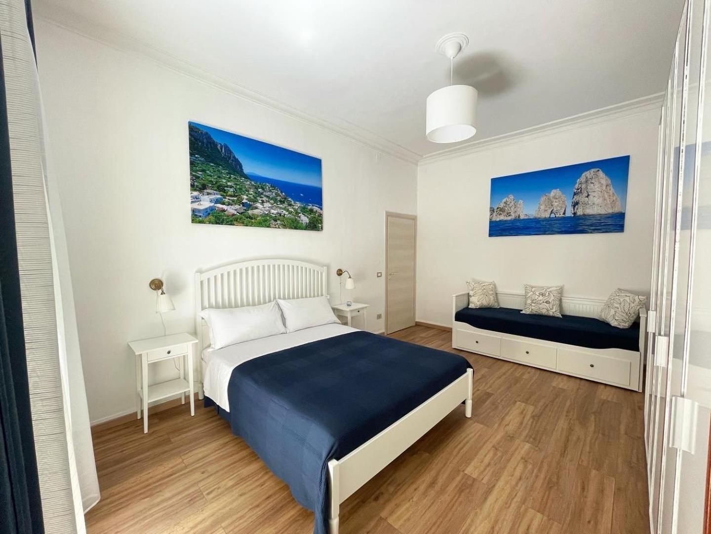 Double Room with Balcony - Photo 1