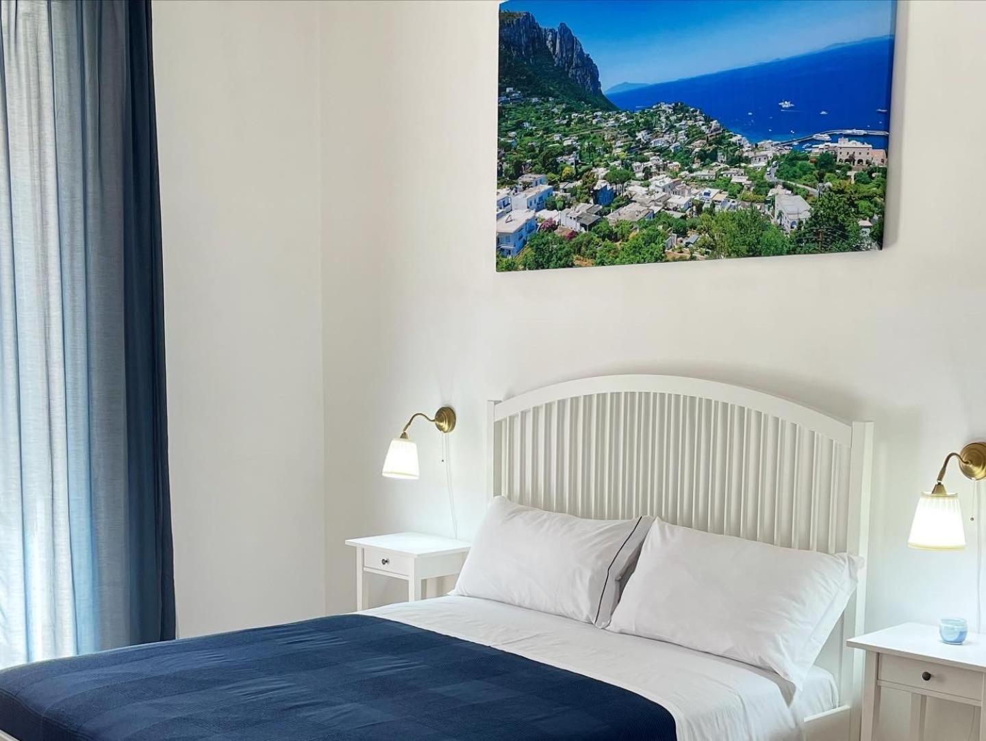 Double Room with Balcony - Photo 6