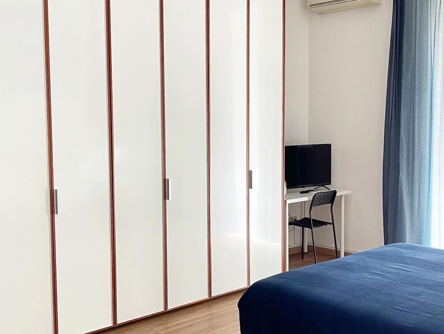 Double Room with Balcony - Photo 9