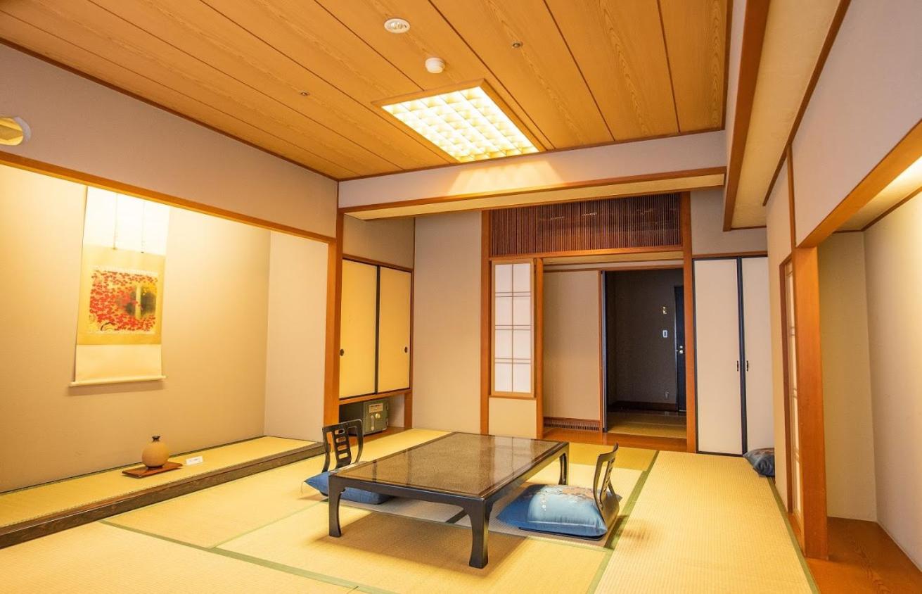 Japanese-Style Room with City View - Photo 2