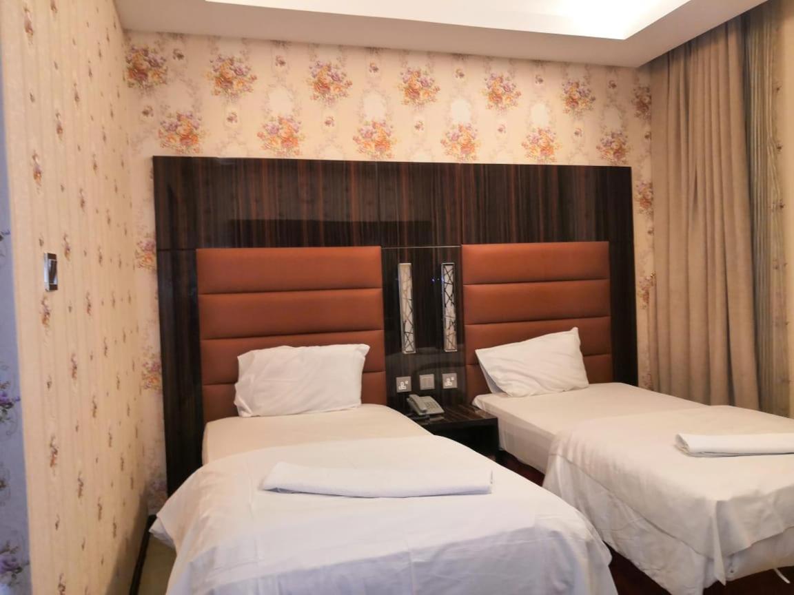 Standard Twin Room photo 2