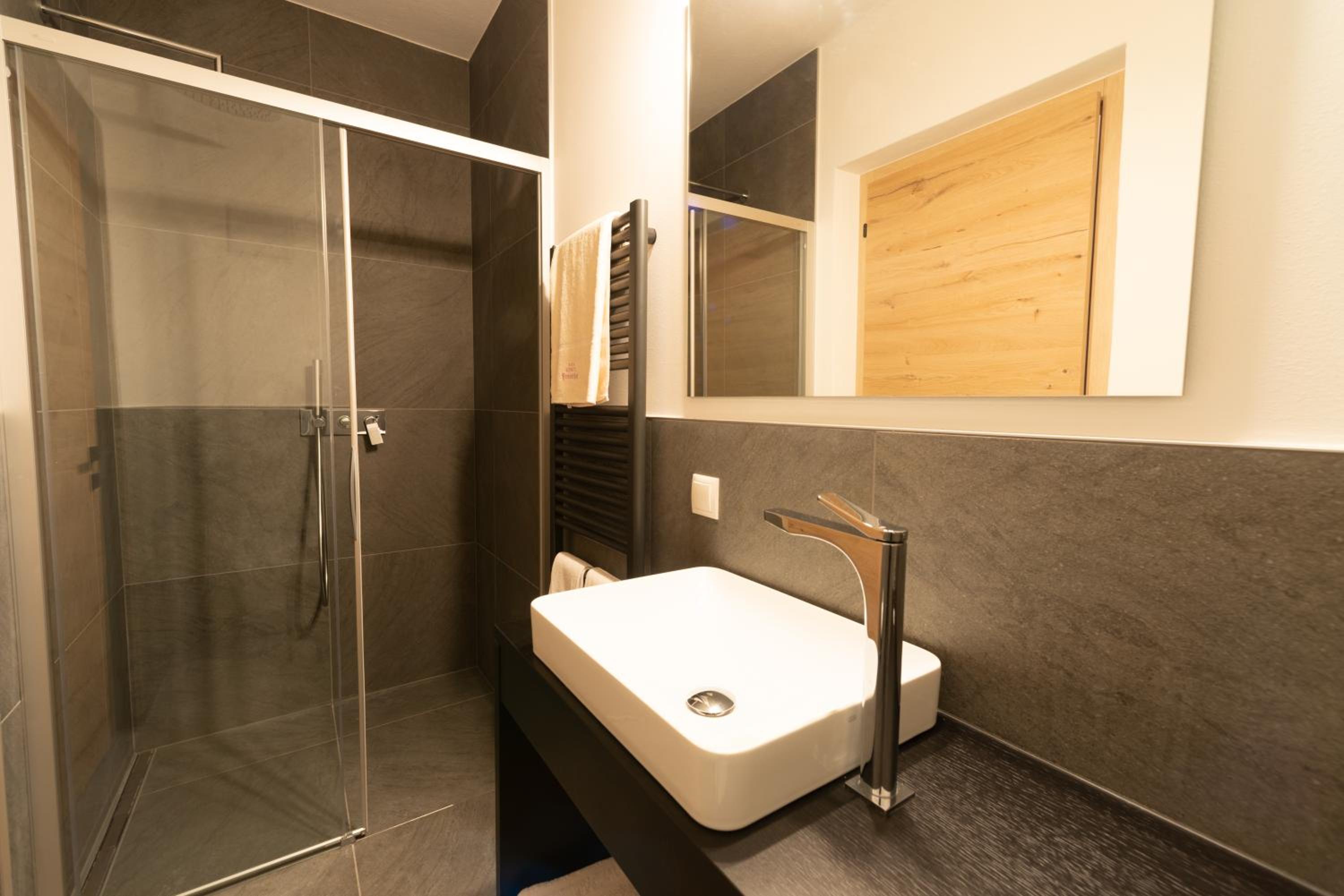 Standard Single Room with Shower photo 2