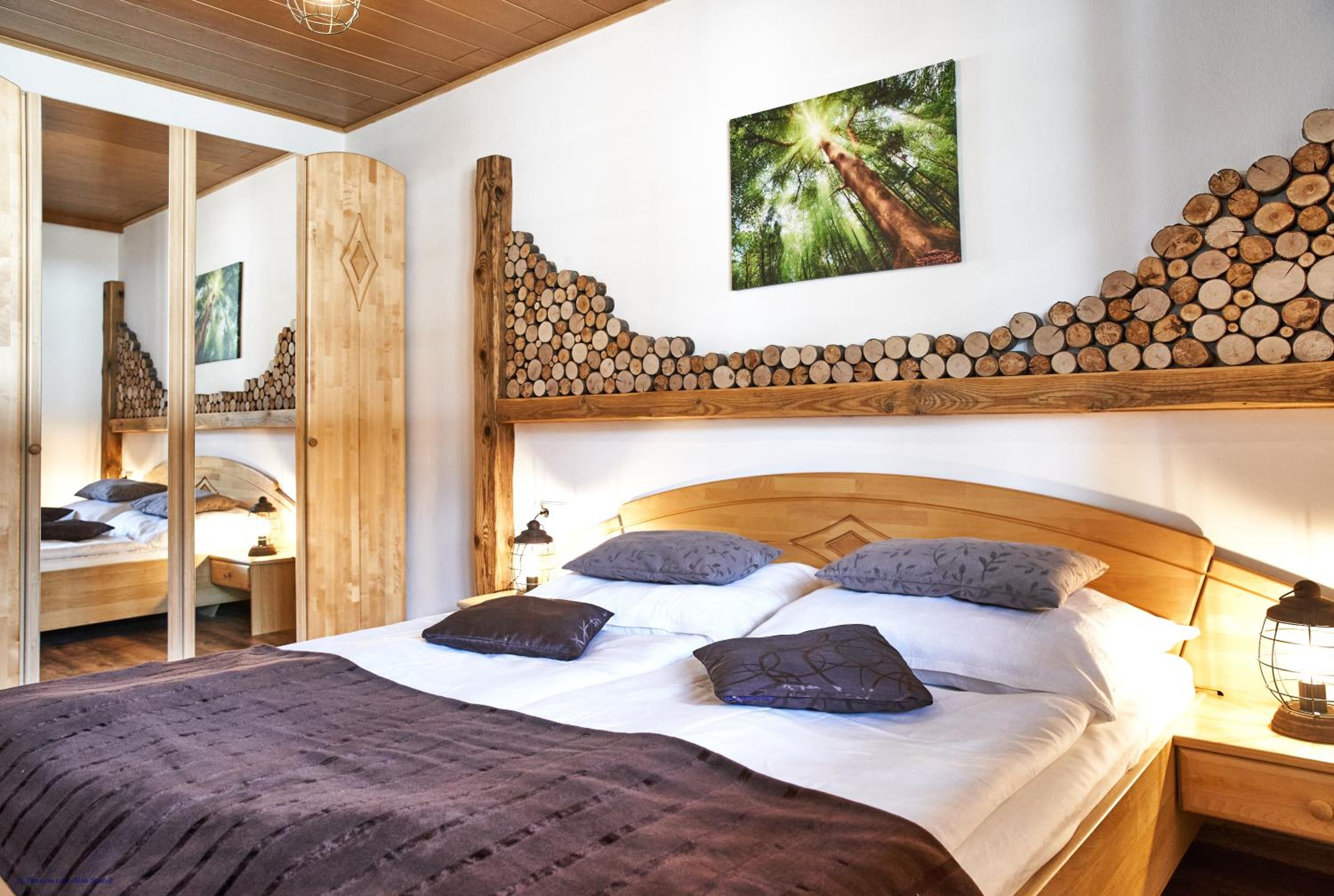 One-Bedroom Apartment - Photo 1