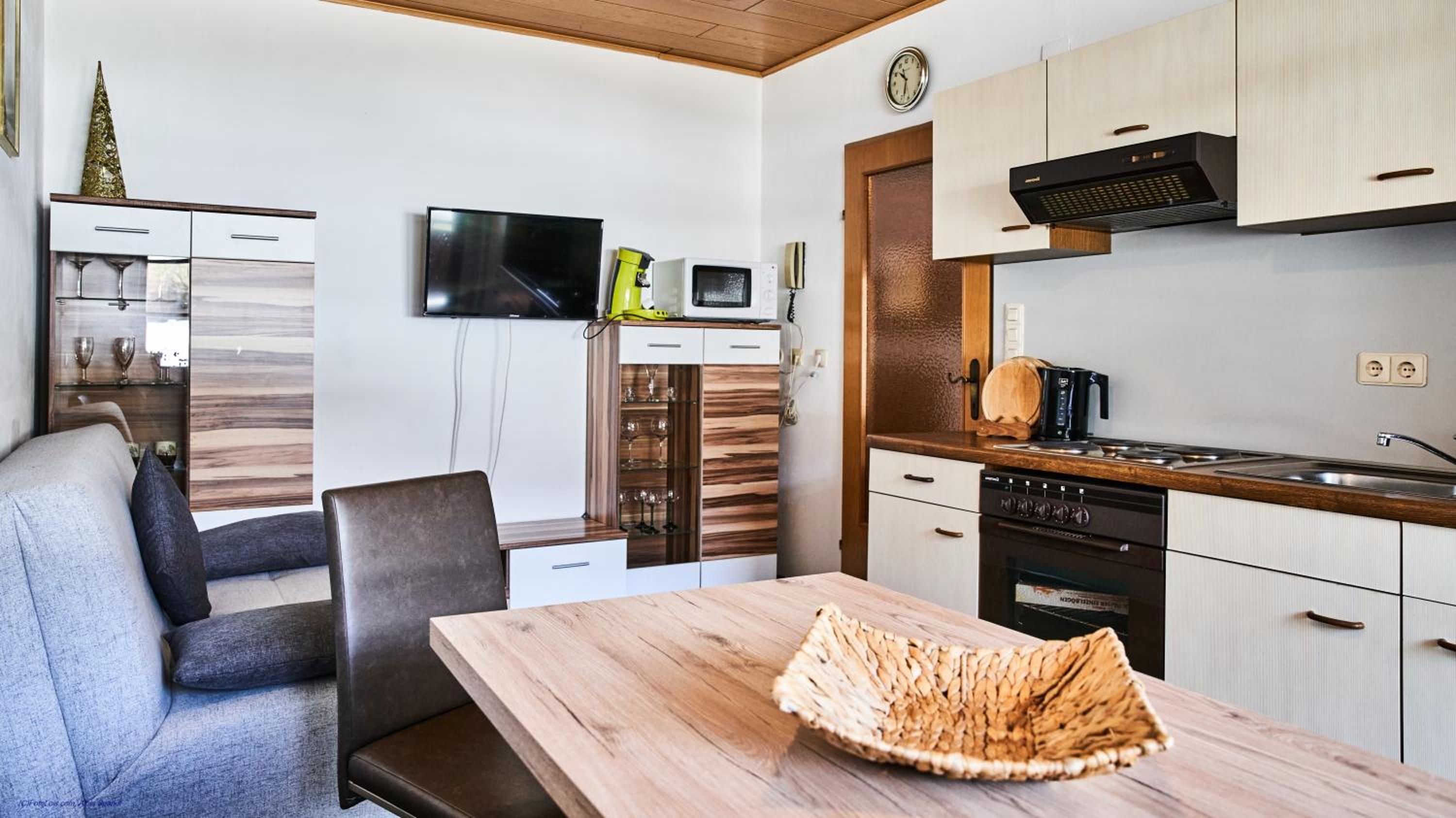 One-Bedroom Apartment - Photo 11