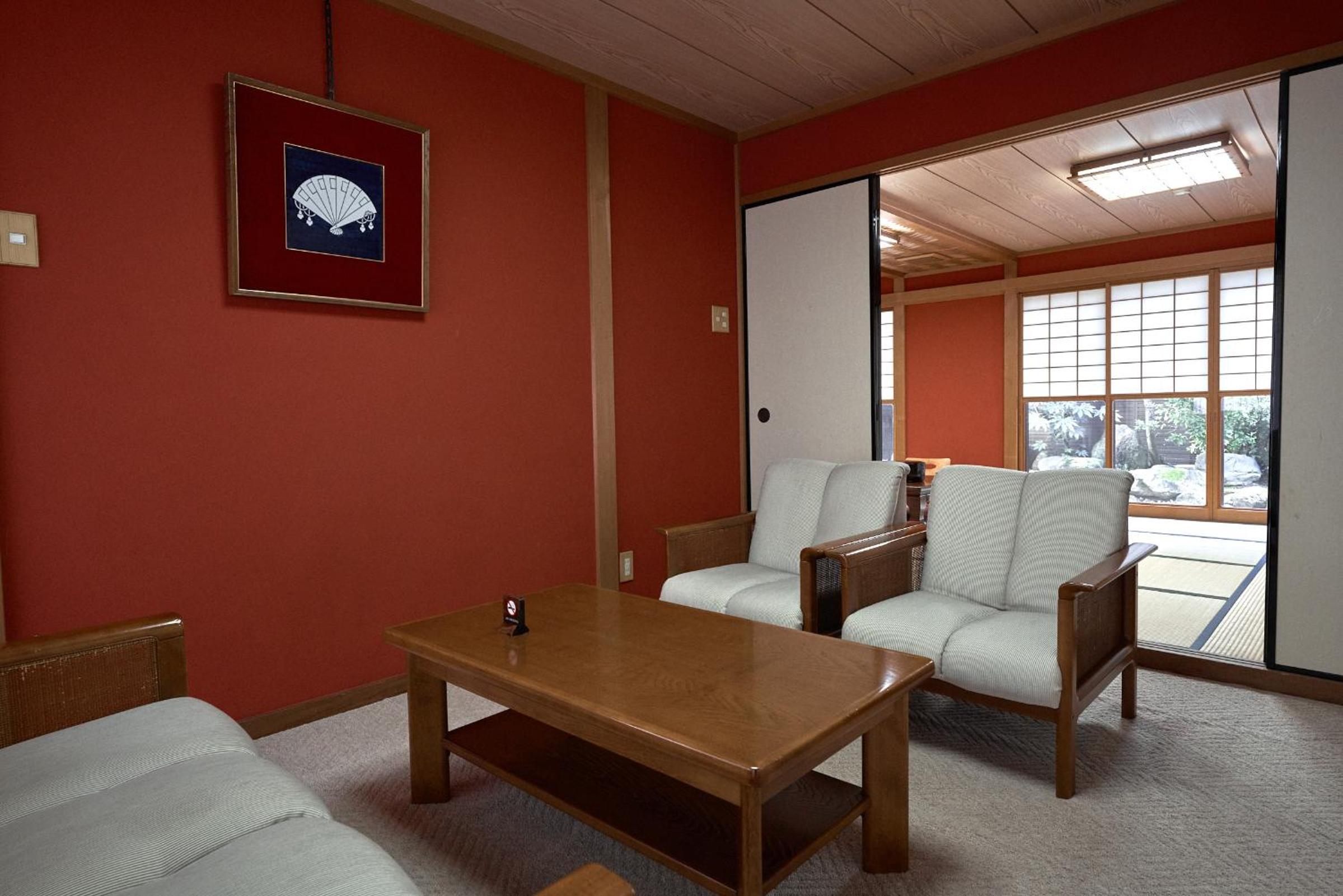 Japanese-Style Deluxe Room with Shared Bathroom photo 3