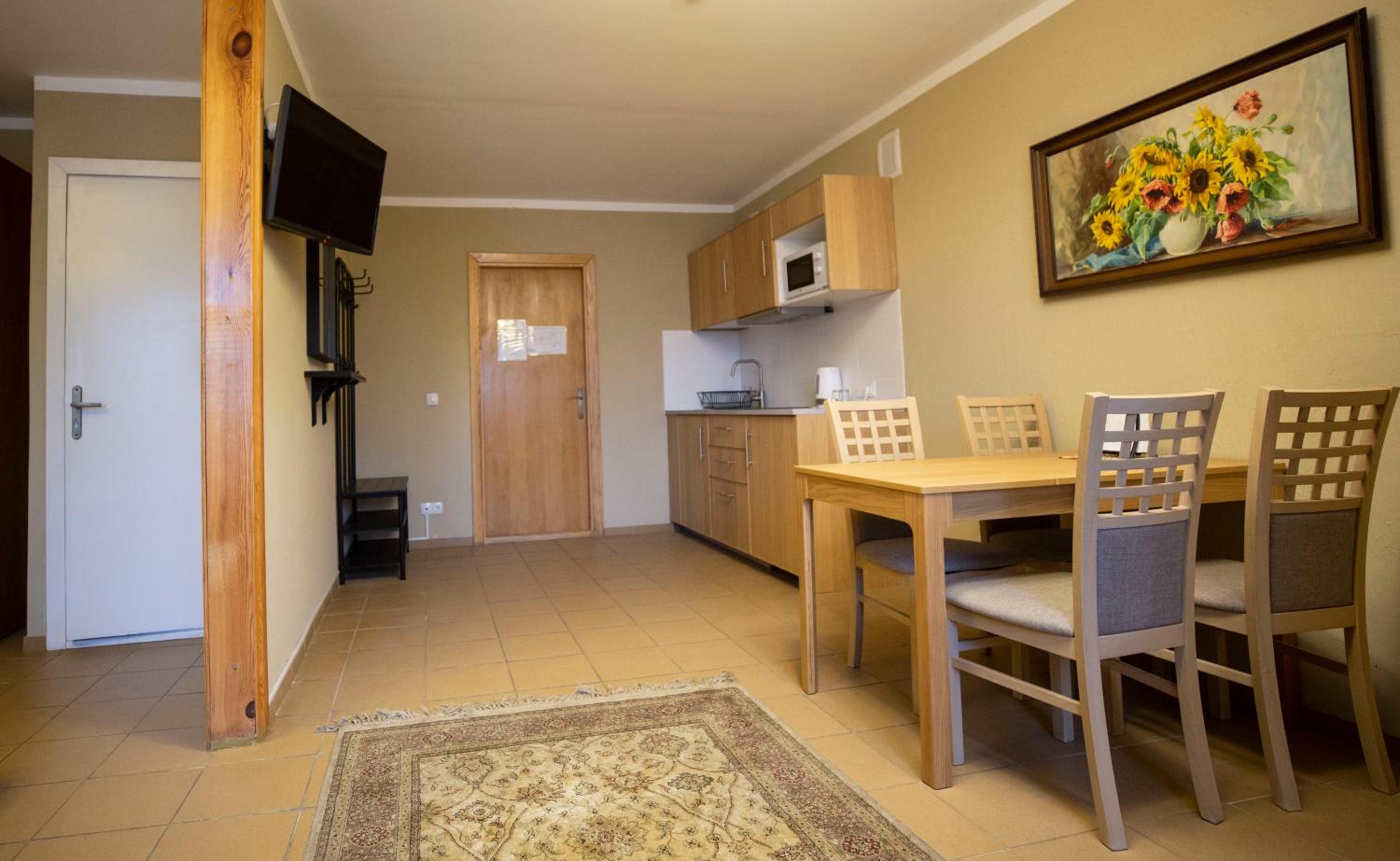 Family Studio - Photo 2