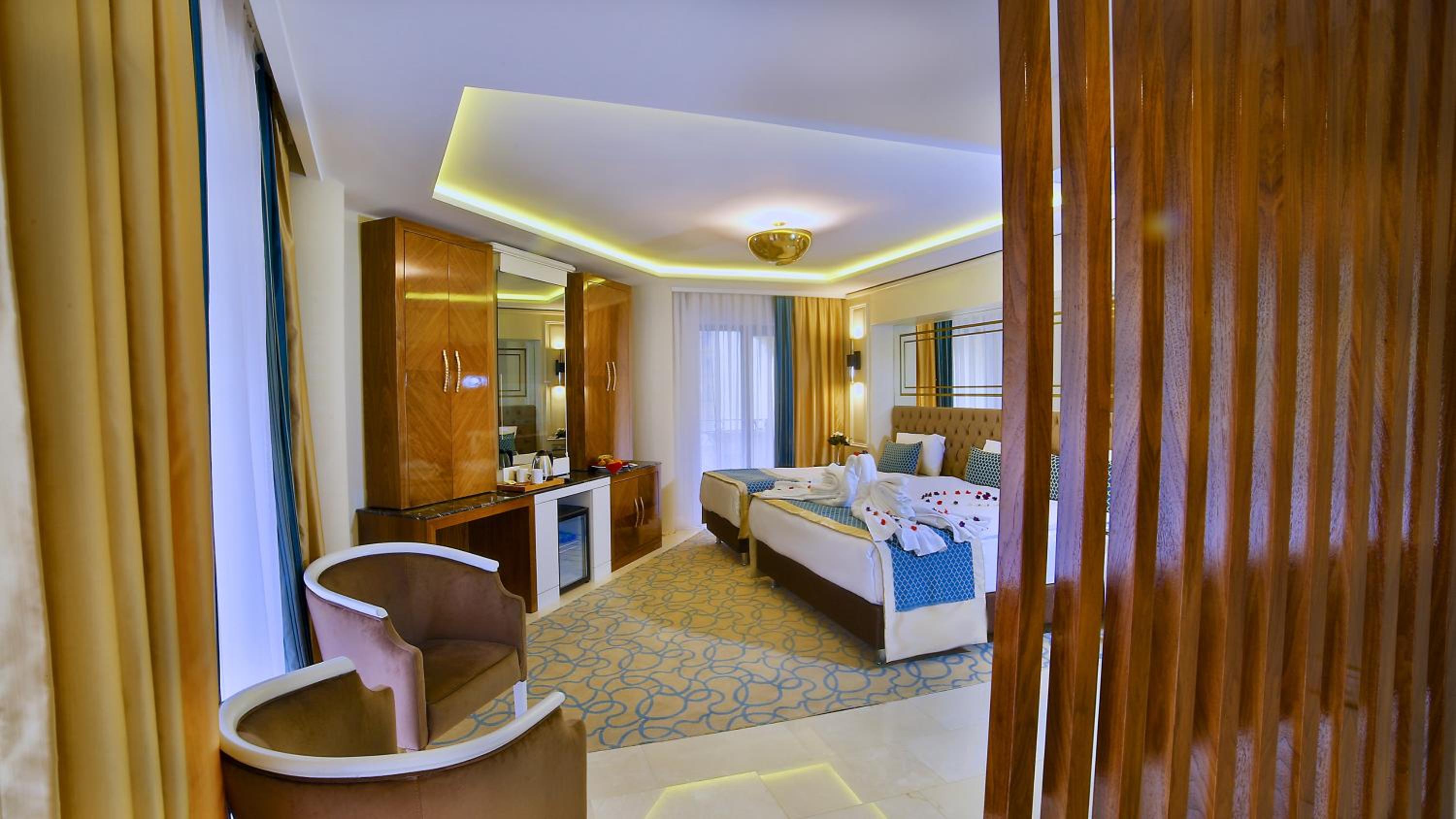 Deluxe Junior Suite photo 1