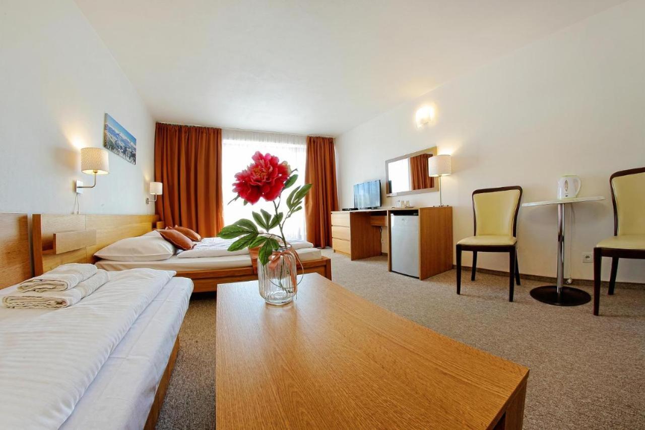 Triple Room with Terrace - Photo 3