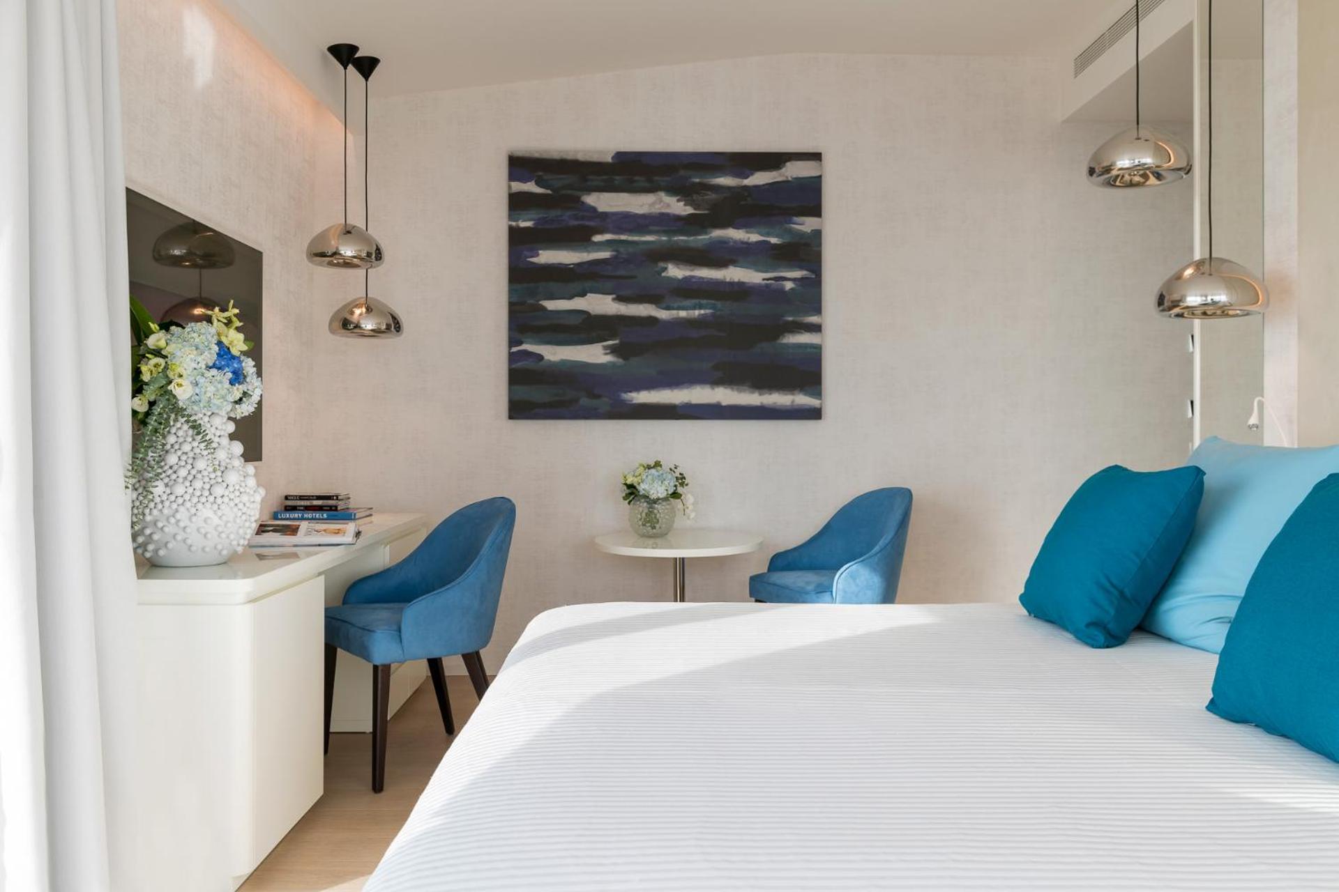 Deluxe Suite with Sea View photo 2