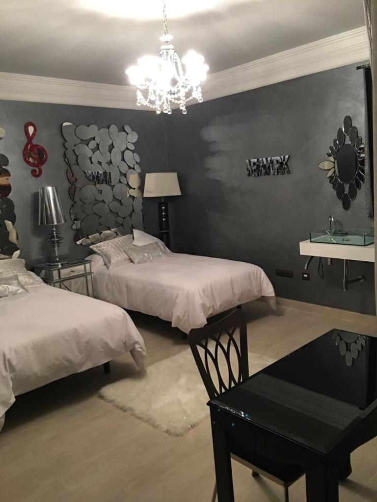 Deluxe Twin Room - Photo 14