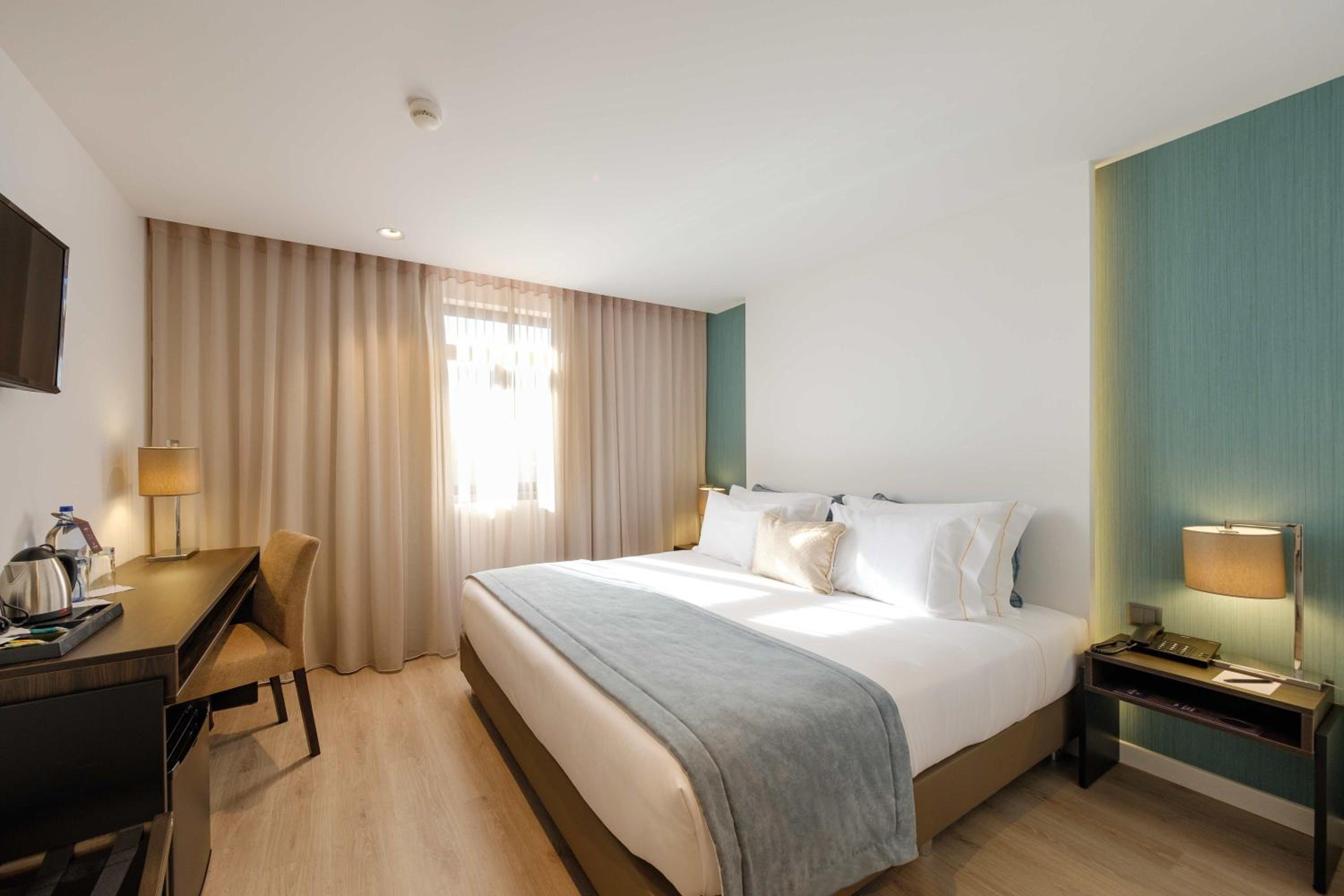 Available room