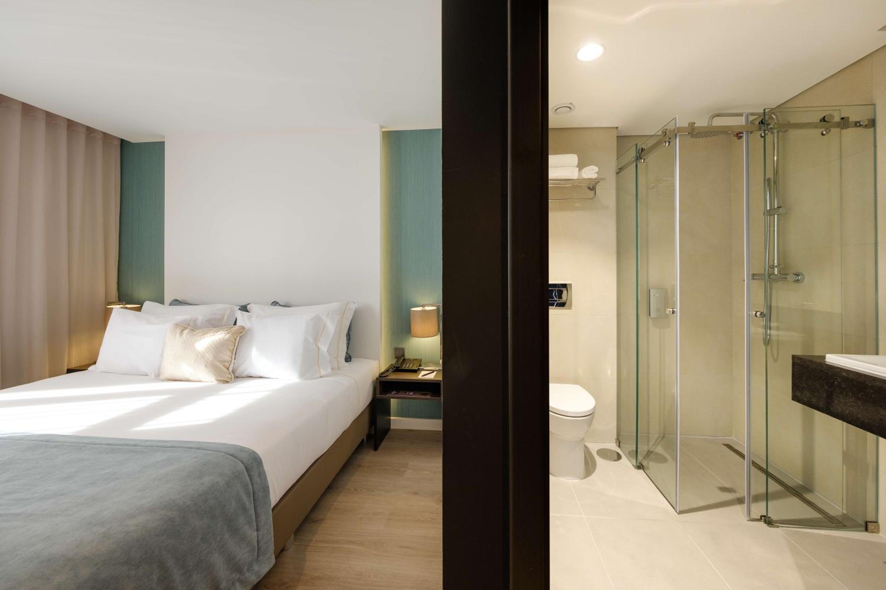 Single Room thumbnail 6
