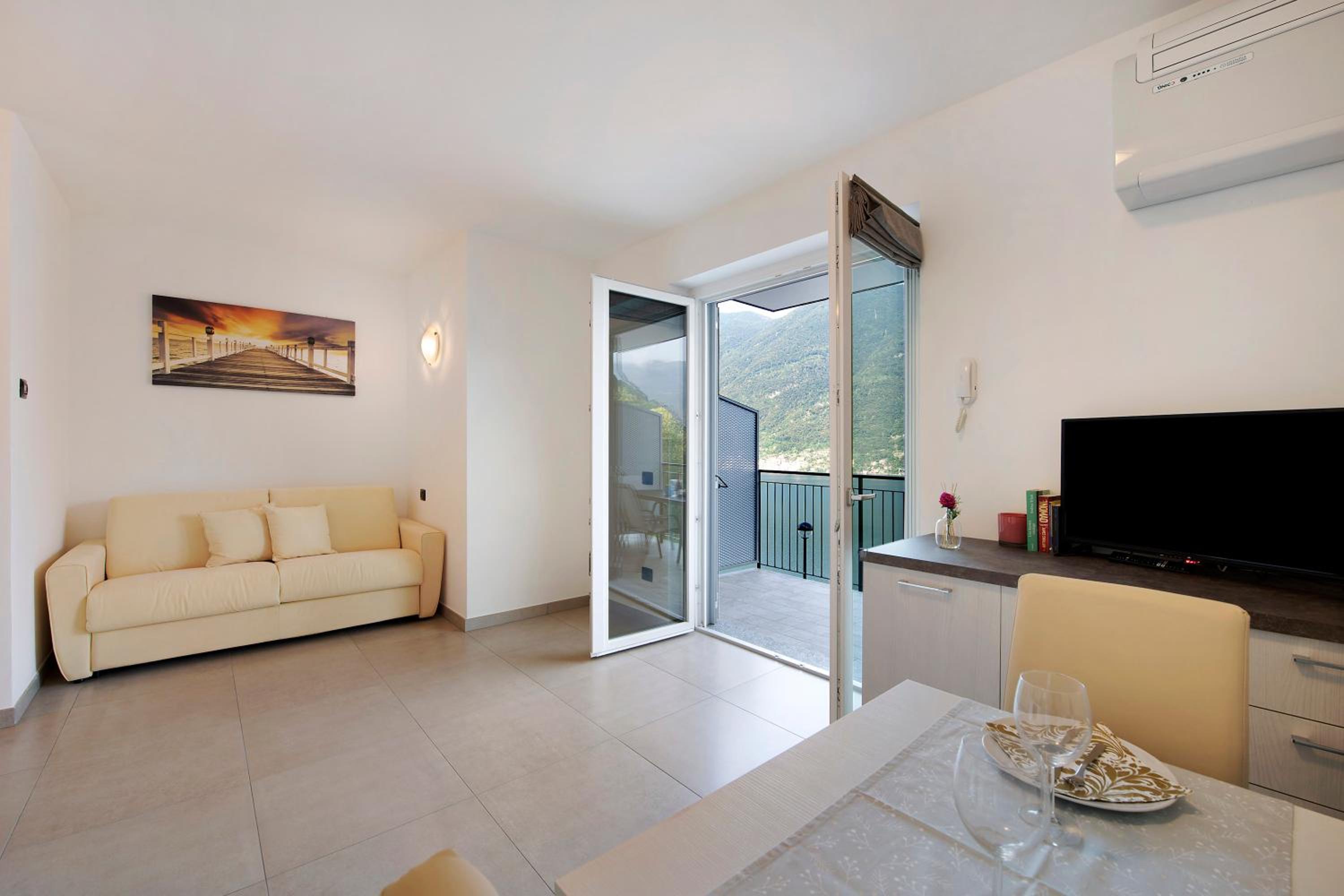 Superior One-Bedroom Apartment with Balcony