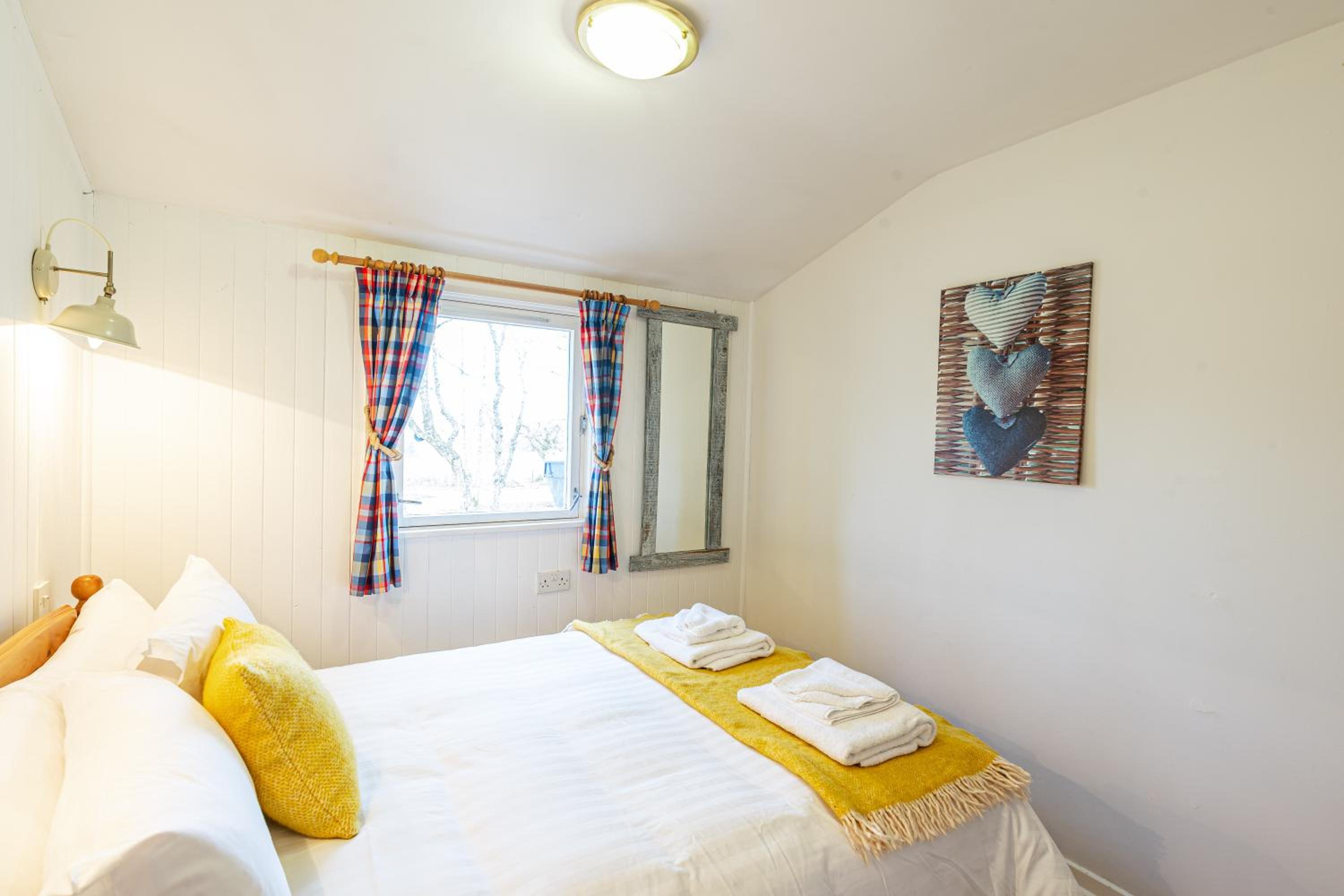 Three-Bedroom House photo 2