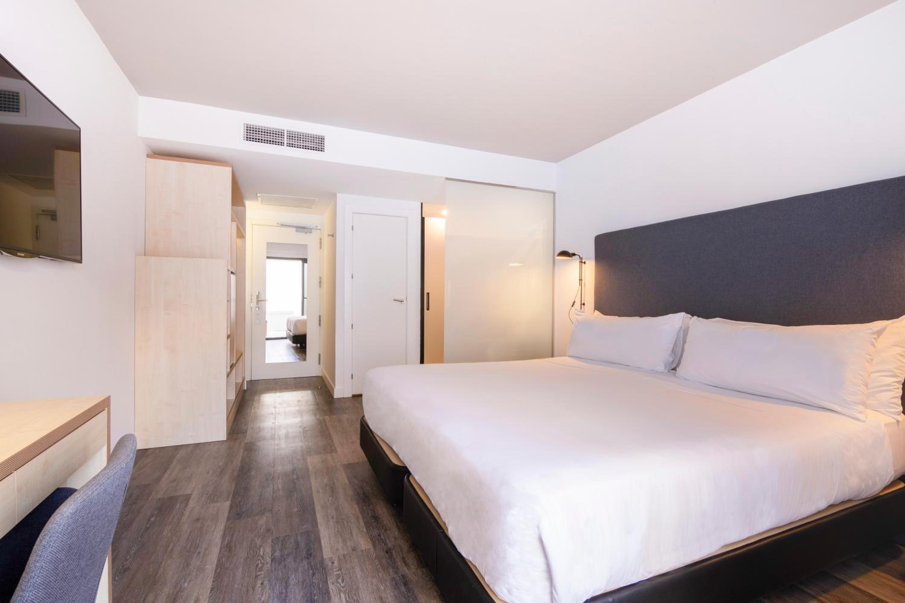 Premium Double Room - Photo 3