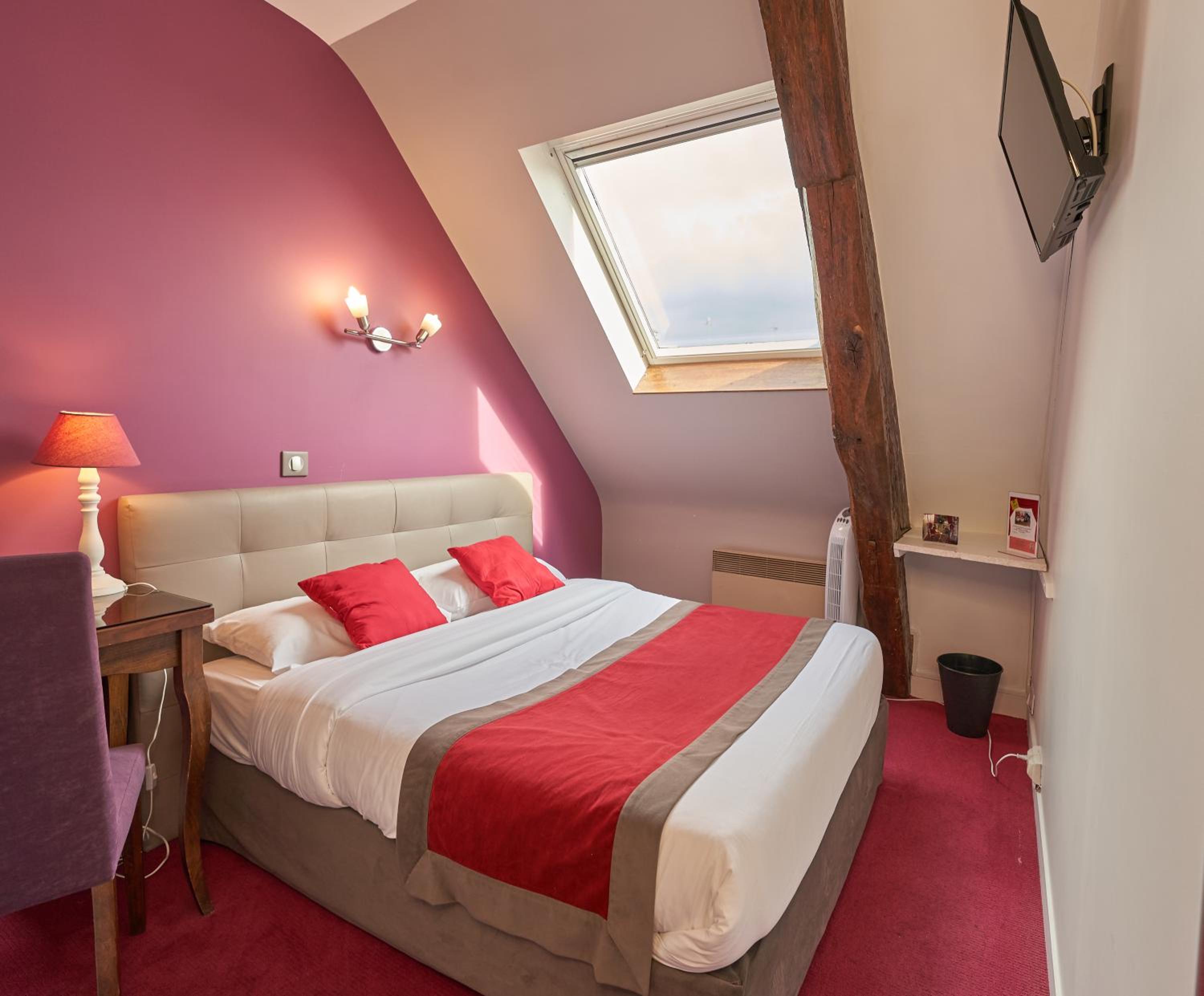 Budget Double Room photo 1