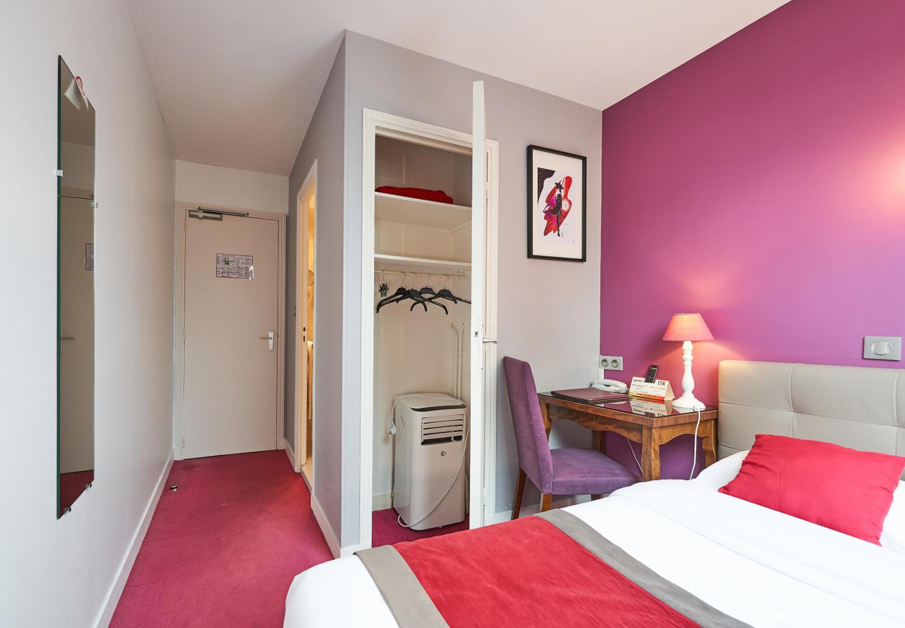 Budget Double Room photo 3