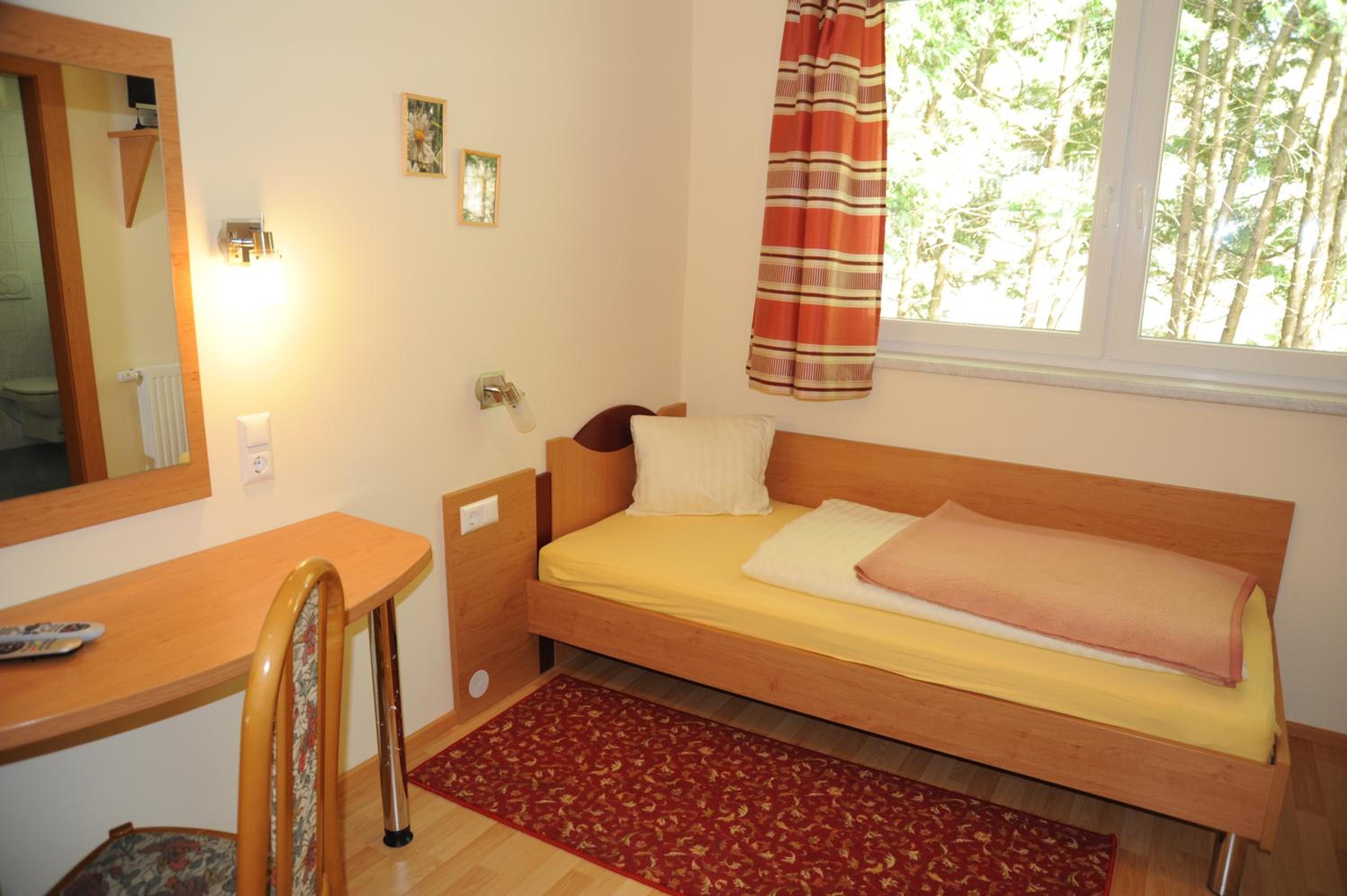 Single Room photo 2