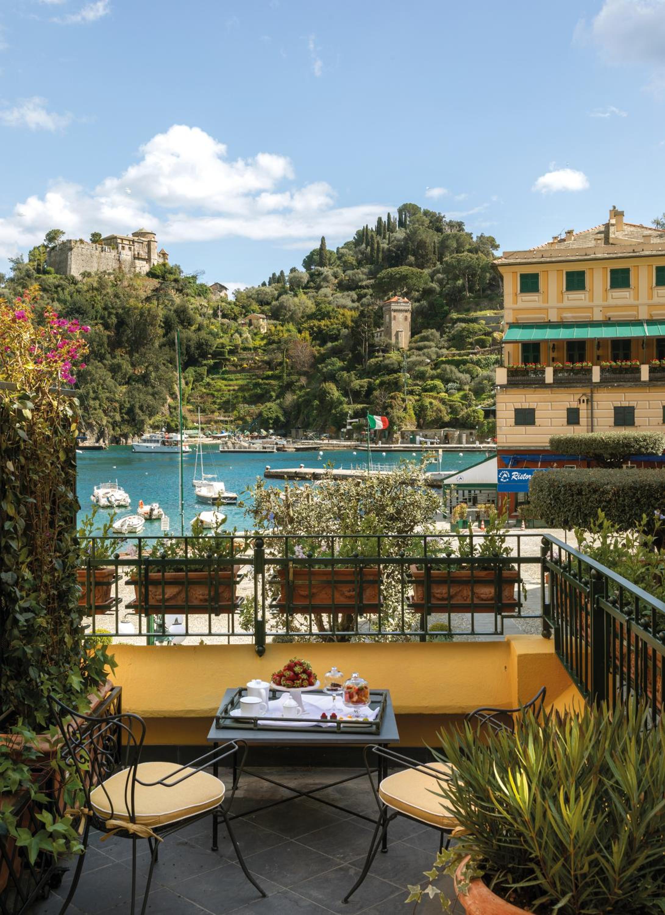 Junior Suite with Balcony and Sea View photo 3