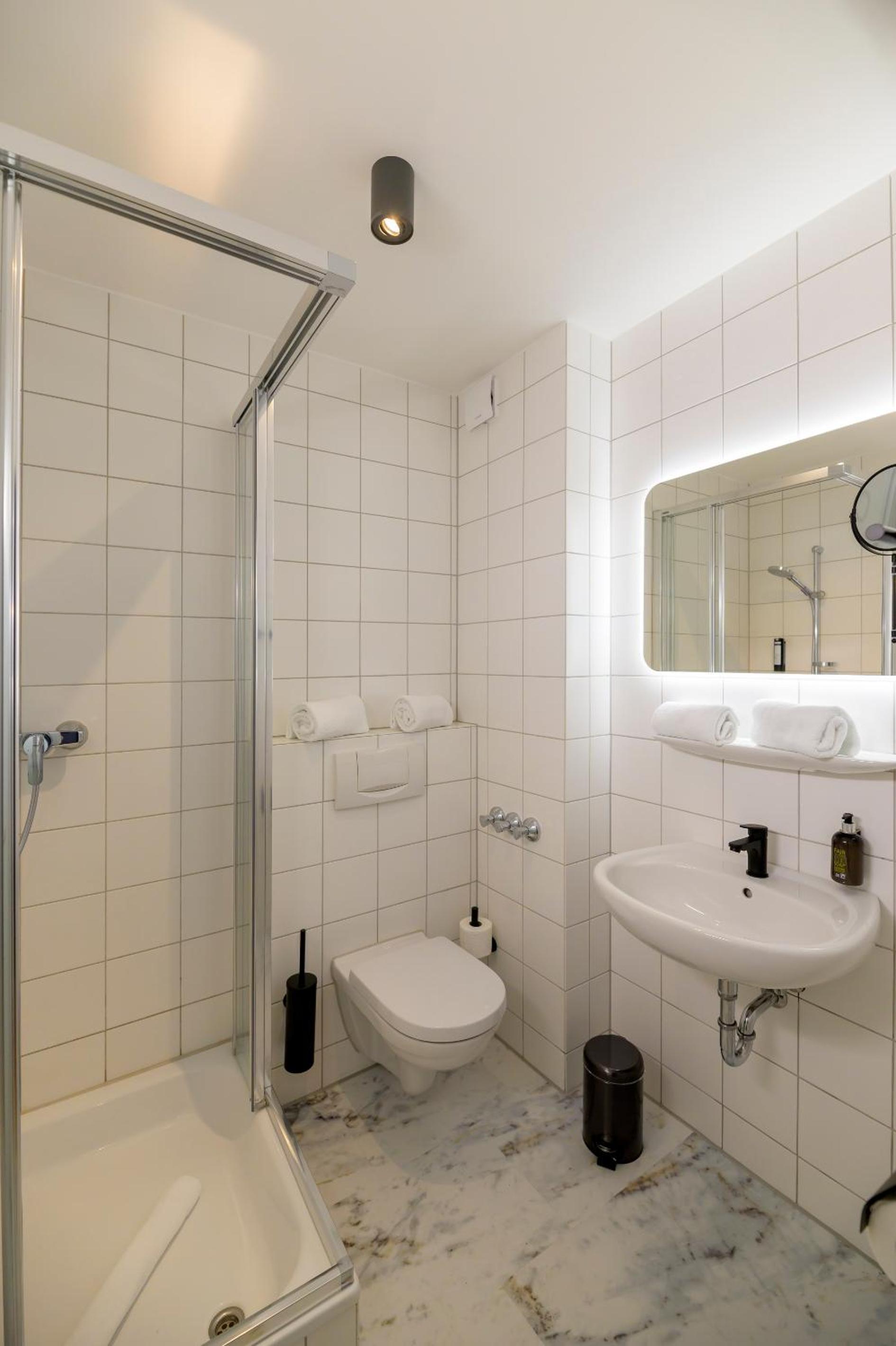Double Room - Photo 6