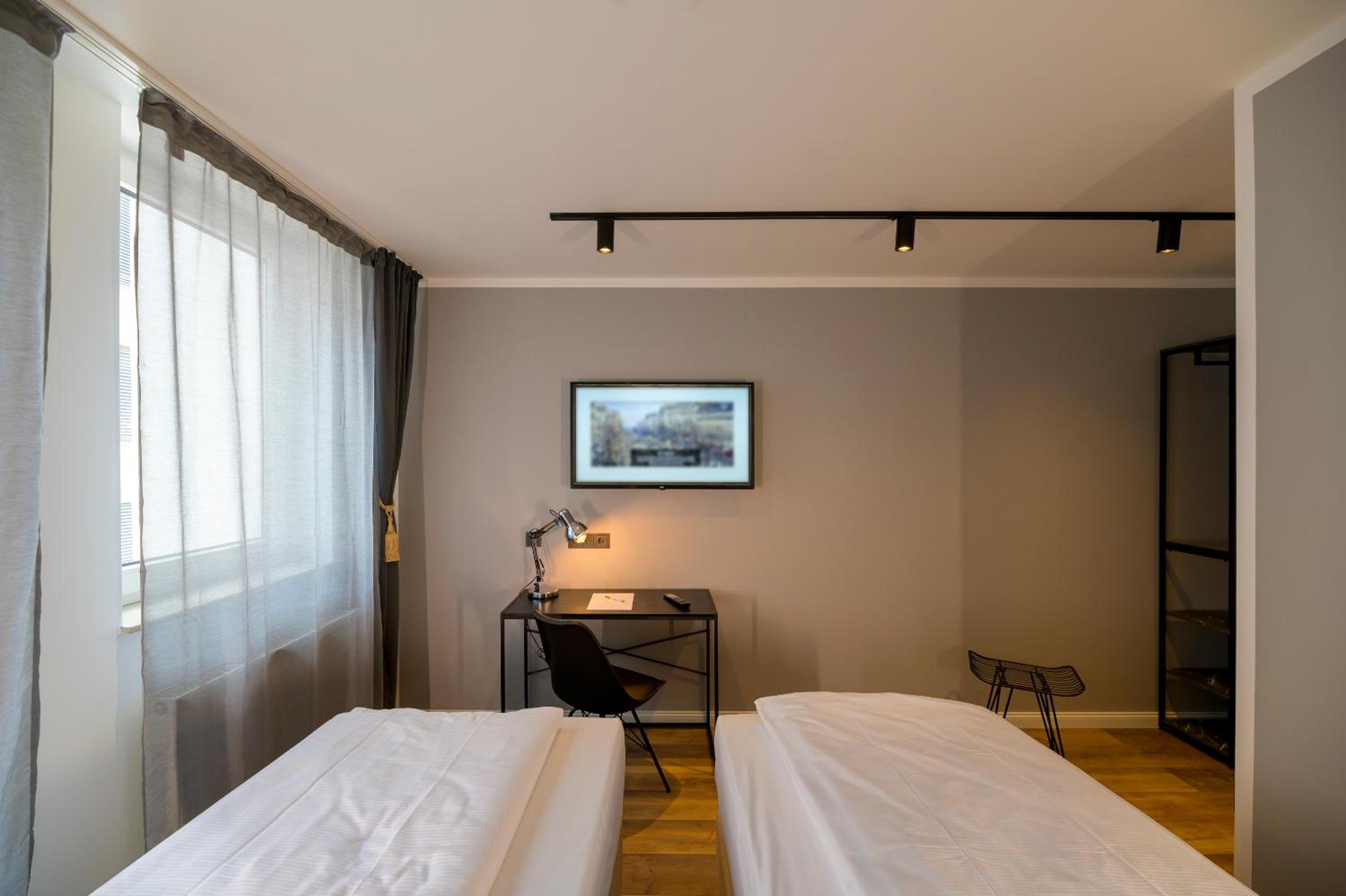 Twin Room - Photo 1