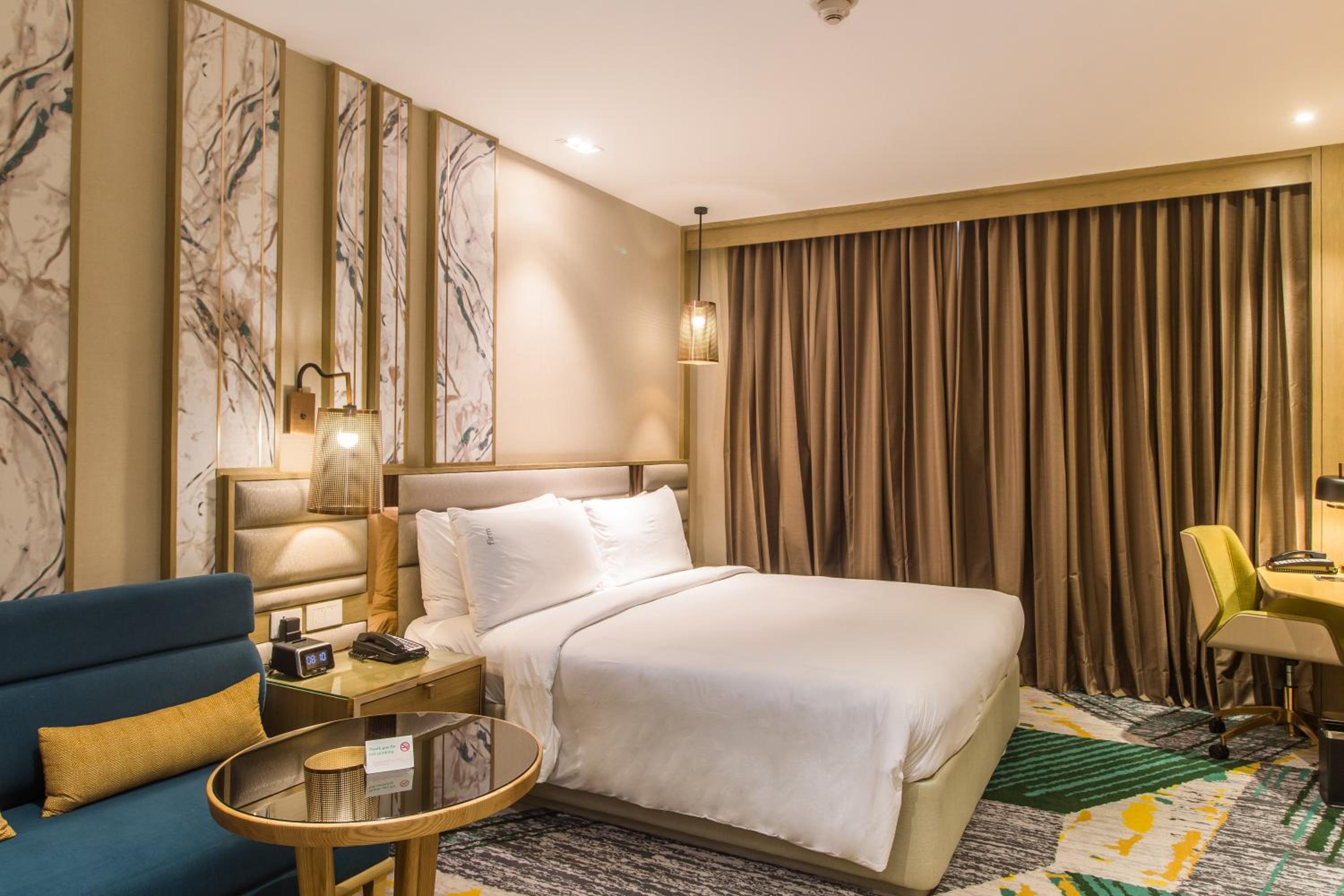 Standard King Room with 20% discount on Food And Soft Beverages and Laundry photo 3
