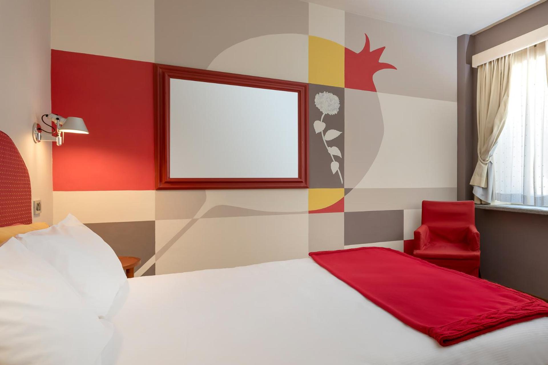 Standard Double or Twin Room - Photo 5