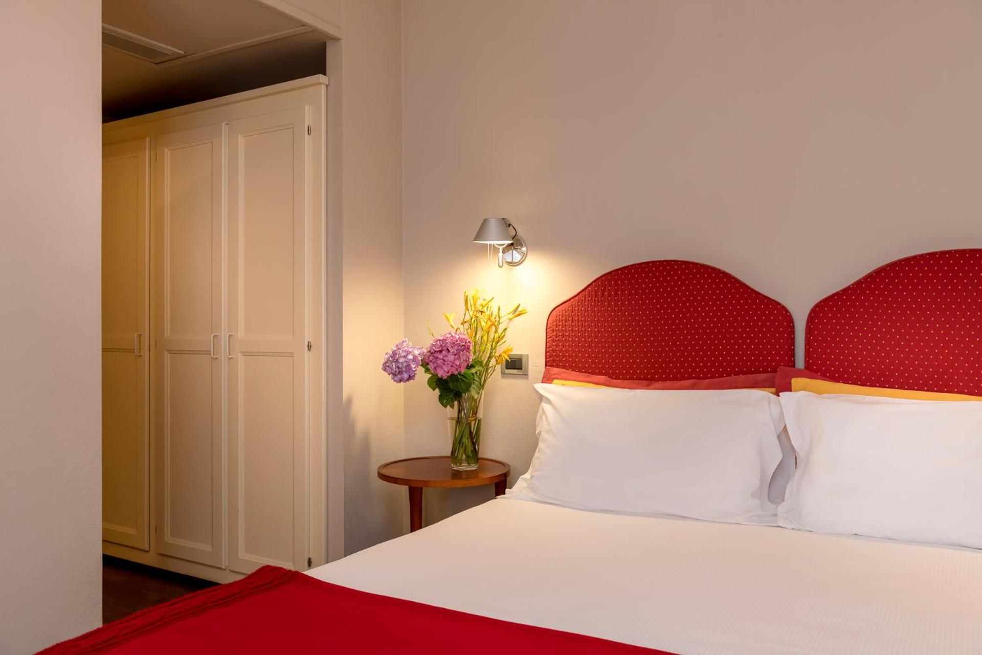 Standard Double or Twin Room - Photo 2