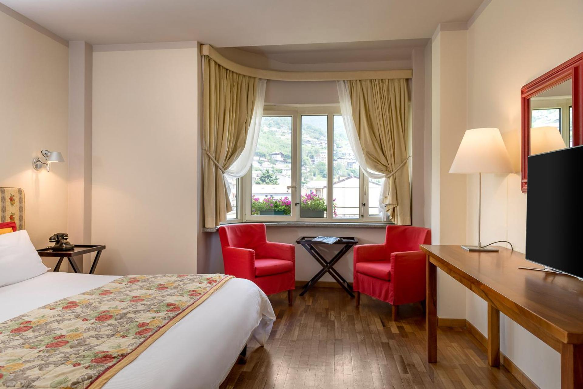 Superior Double or Twin Room with Mountain View - Photo 6
