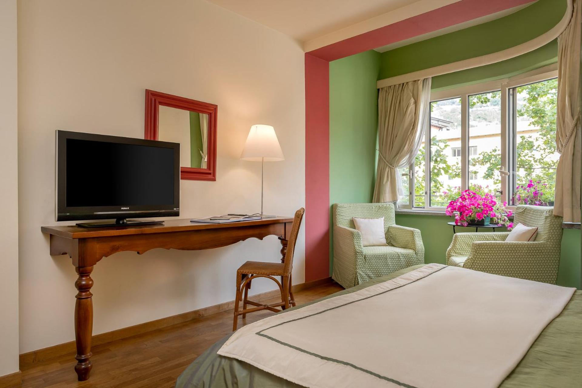 Superior Double or Twin Room with Mountain View - Photo 2